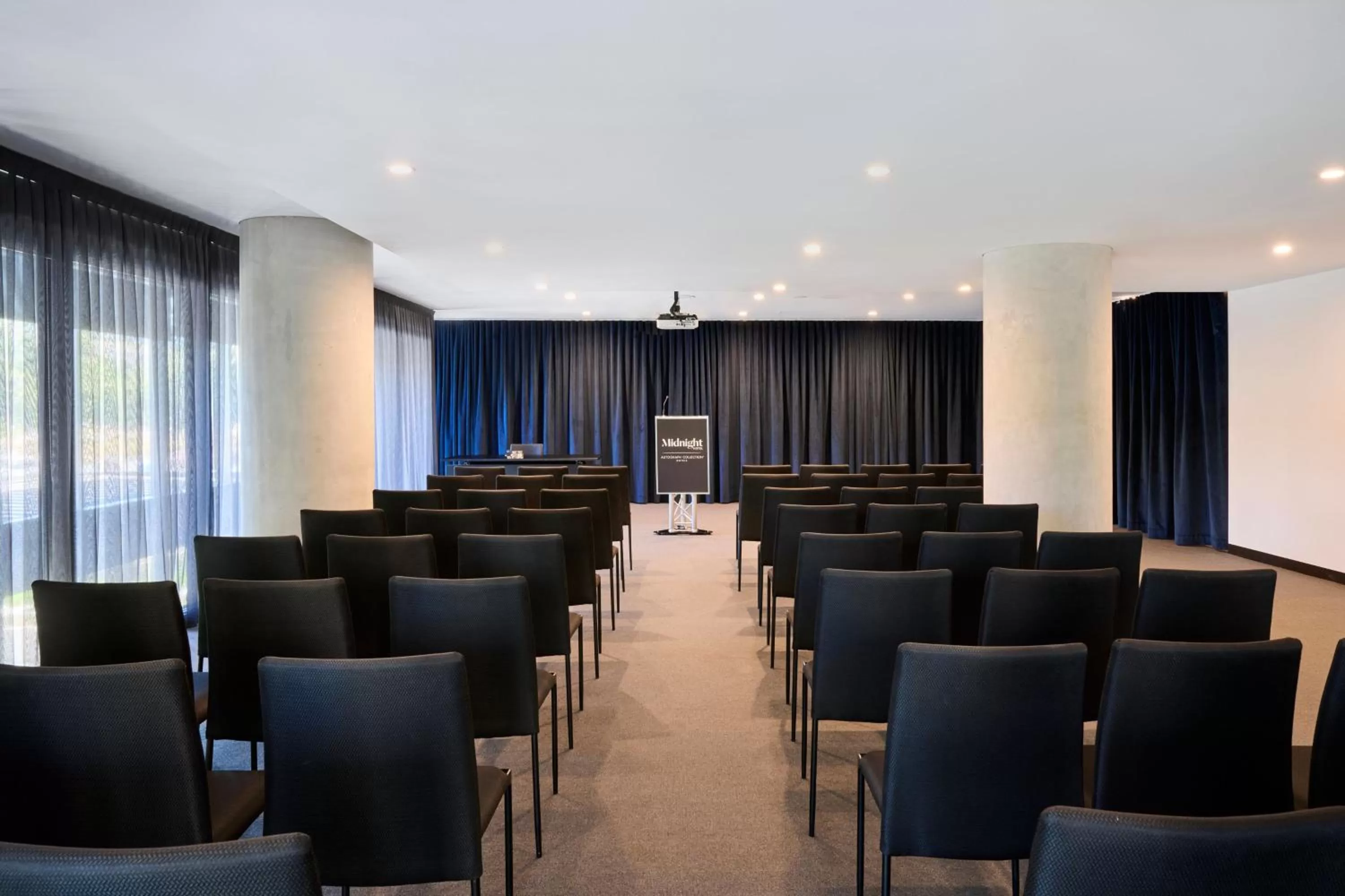 Meeting/conference room in Midnight Hotel, Autograph Collection