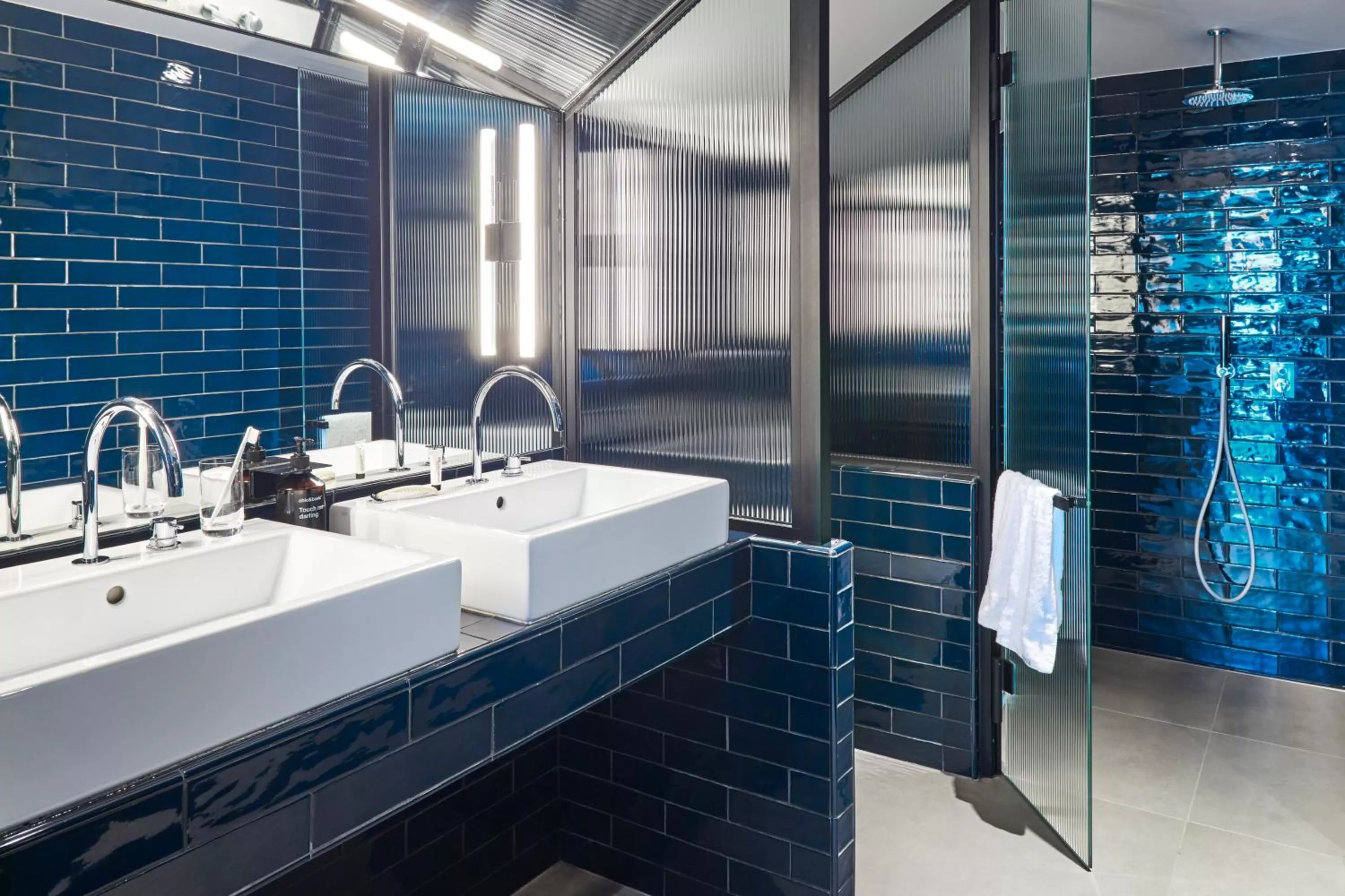 Bathroom in chic&basic Gravity