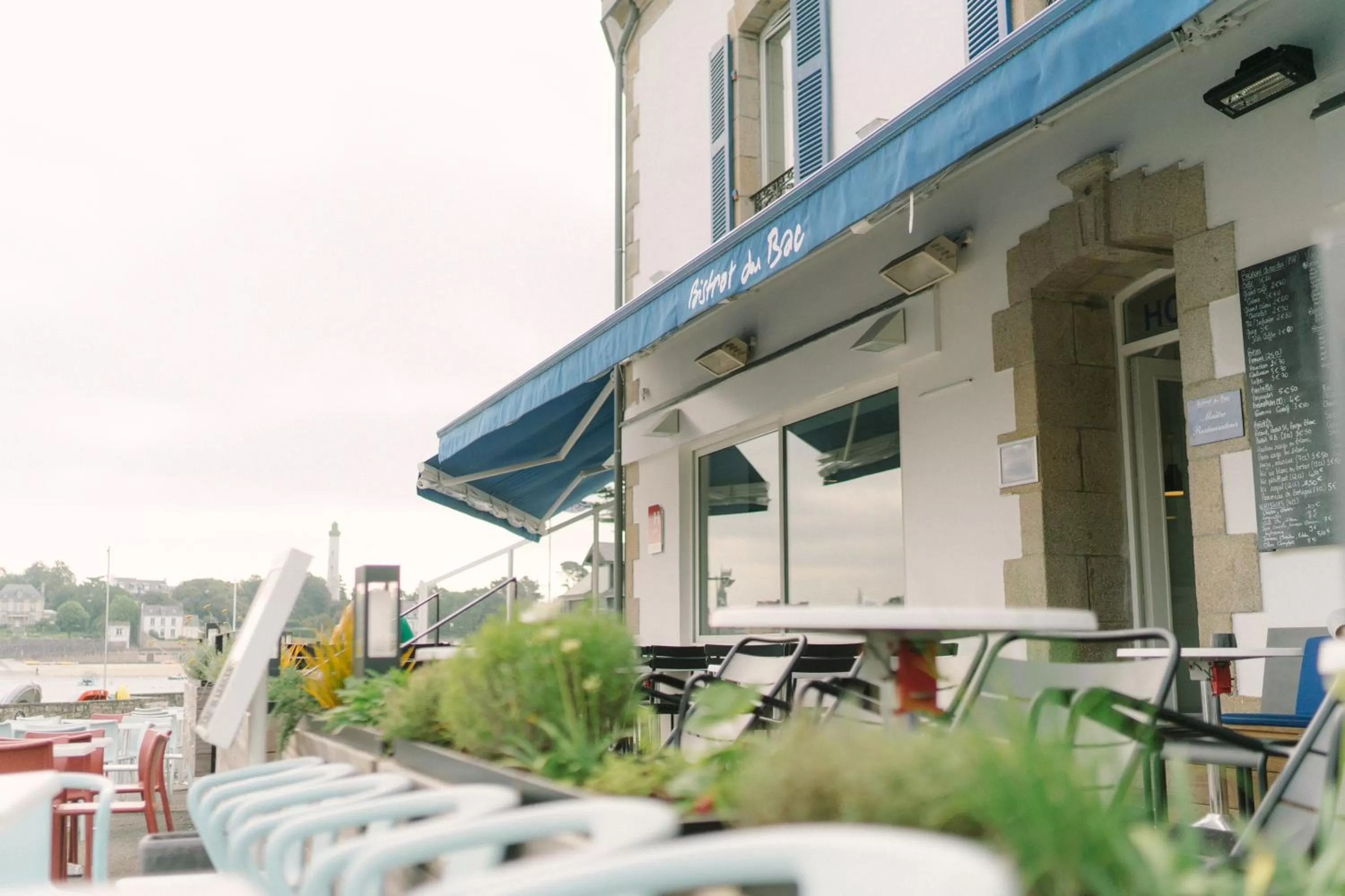 Restaurant/places to eat in Hotel Du Bac