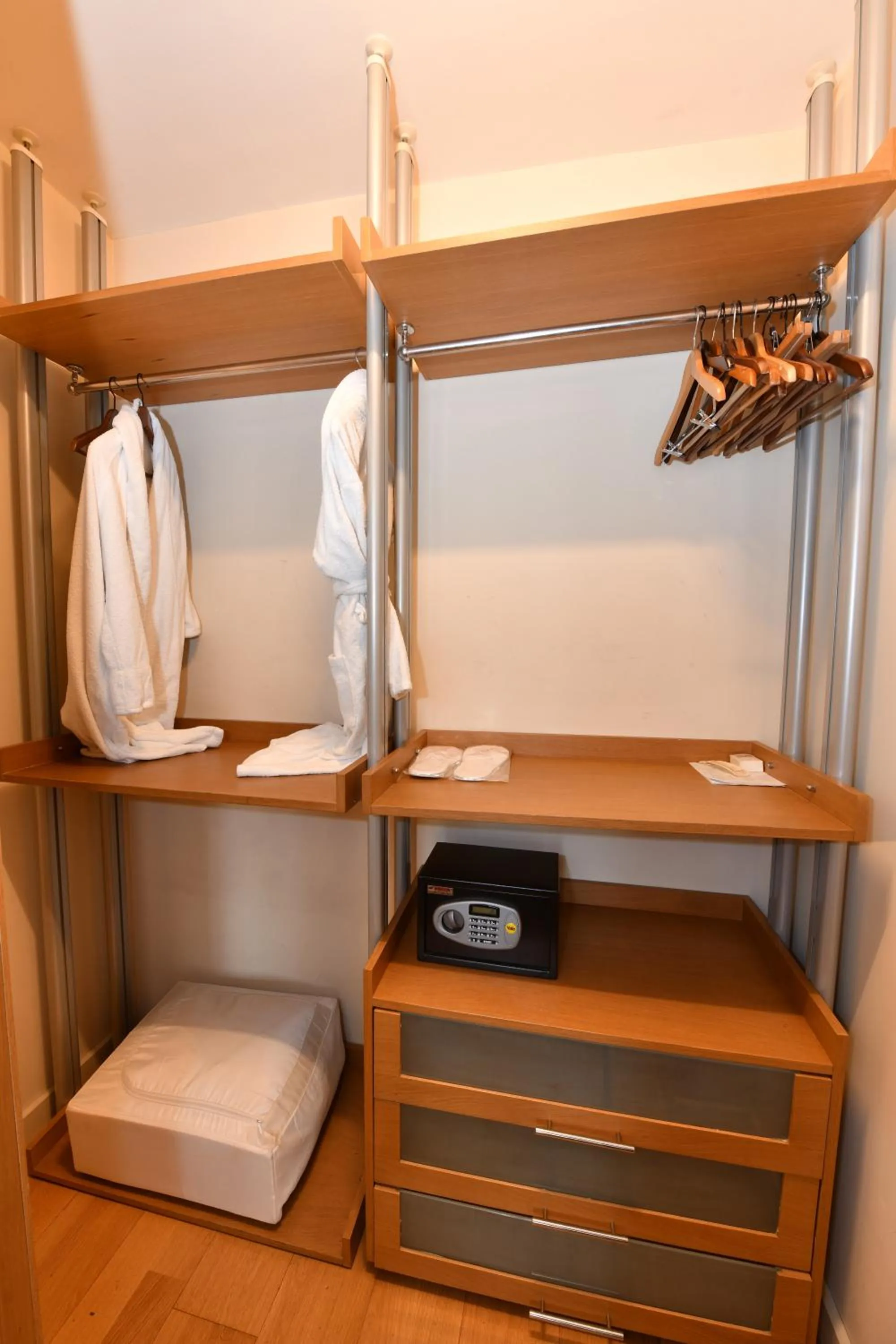 Bedroom in Ansen Hotel and Suites