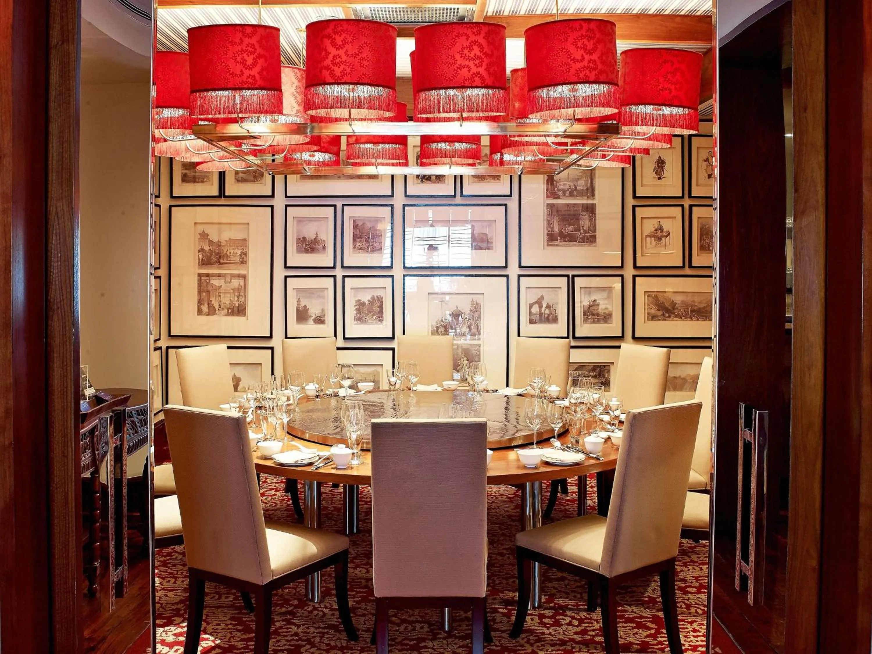 Restaurant/places to eat in Radisson Blu Hotel, Dubai Deira Creek