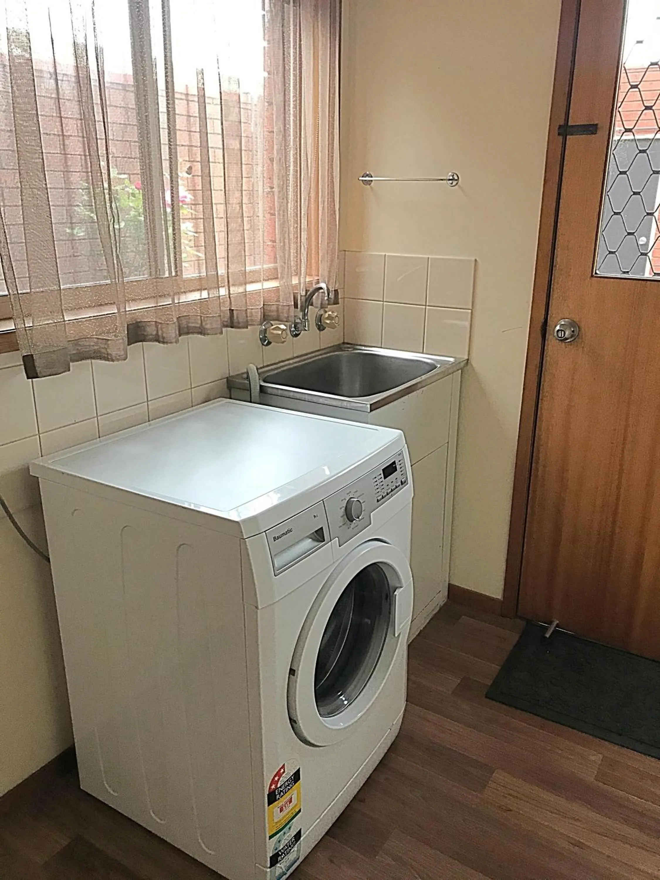 Area and facilities in AAt 28 Goldsmith Motel