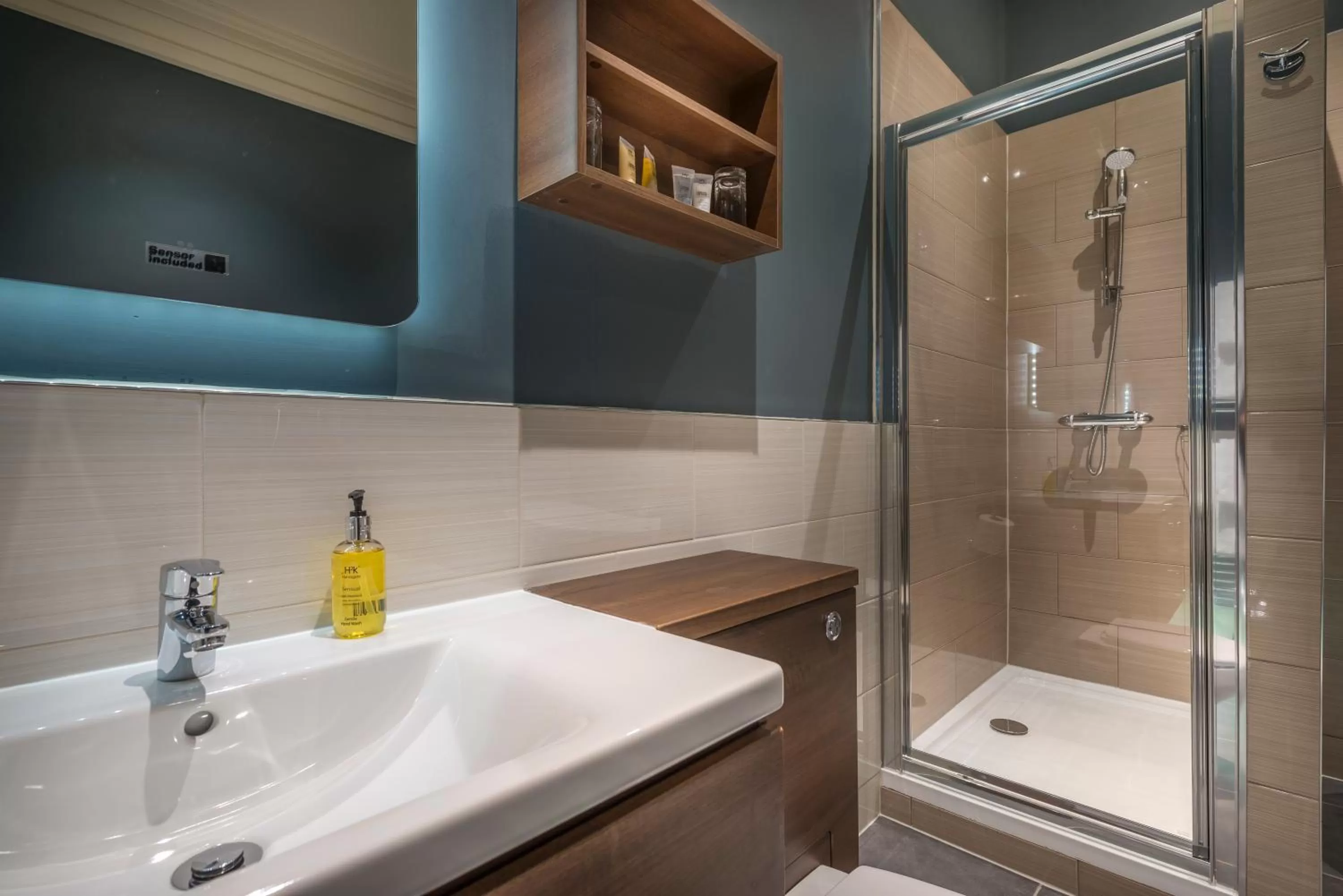 Bathroom in The Kings Head Hotel, Richmond, North Yorkshire - The Coaching Inn Group