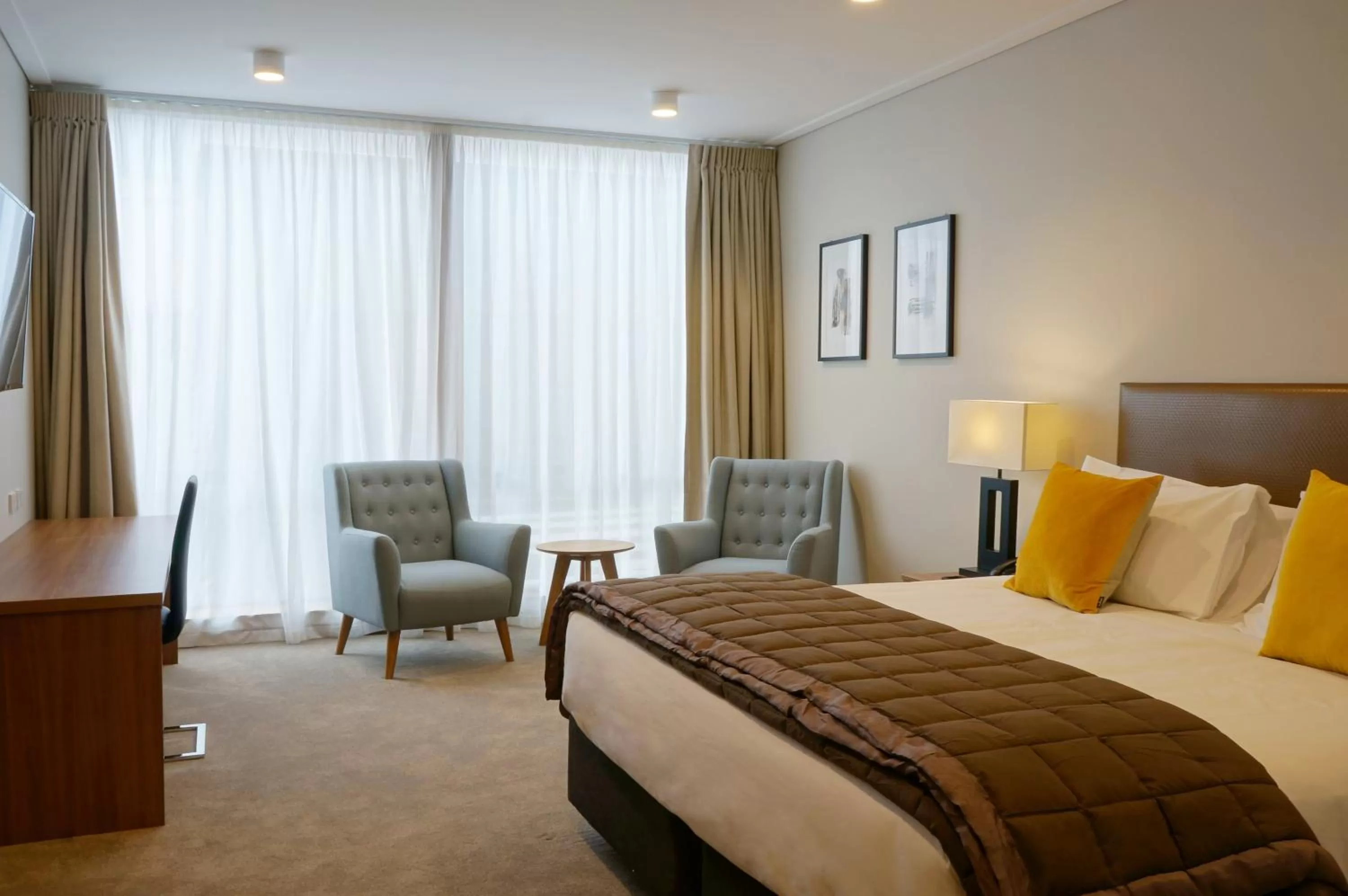 Bedroom, Bed in The Victoria Hotel Dunedin