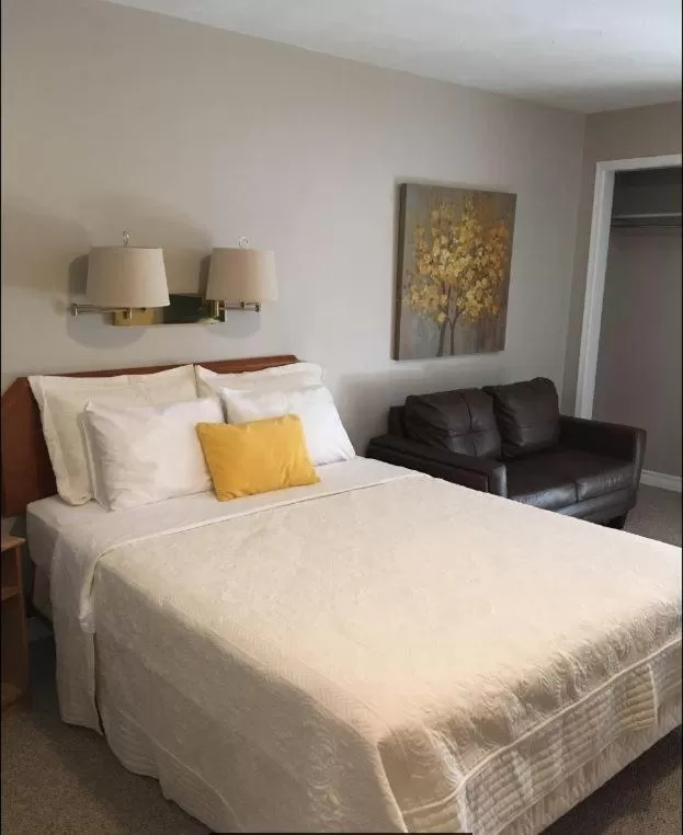 Bed in Restland Motel