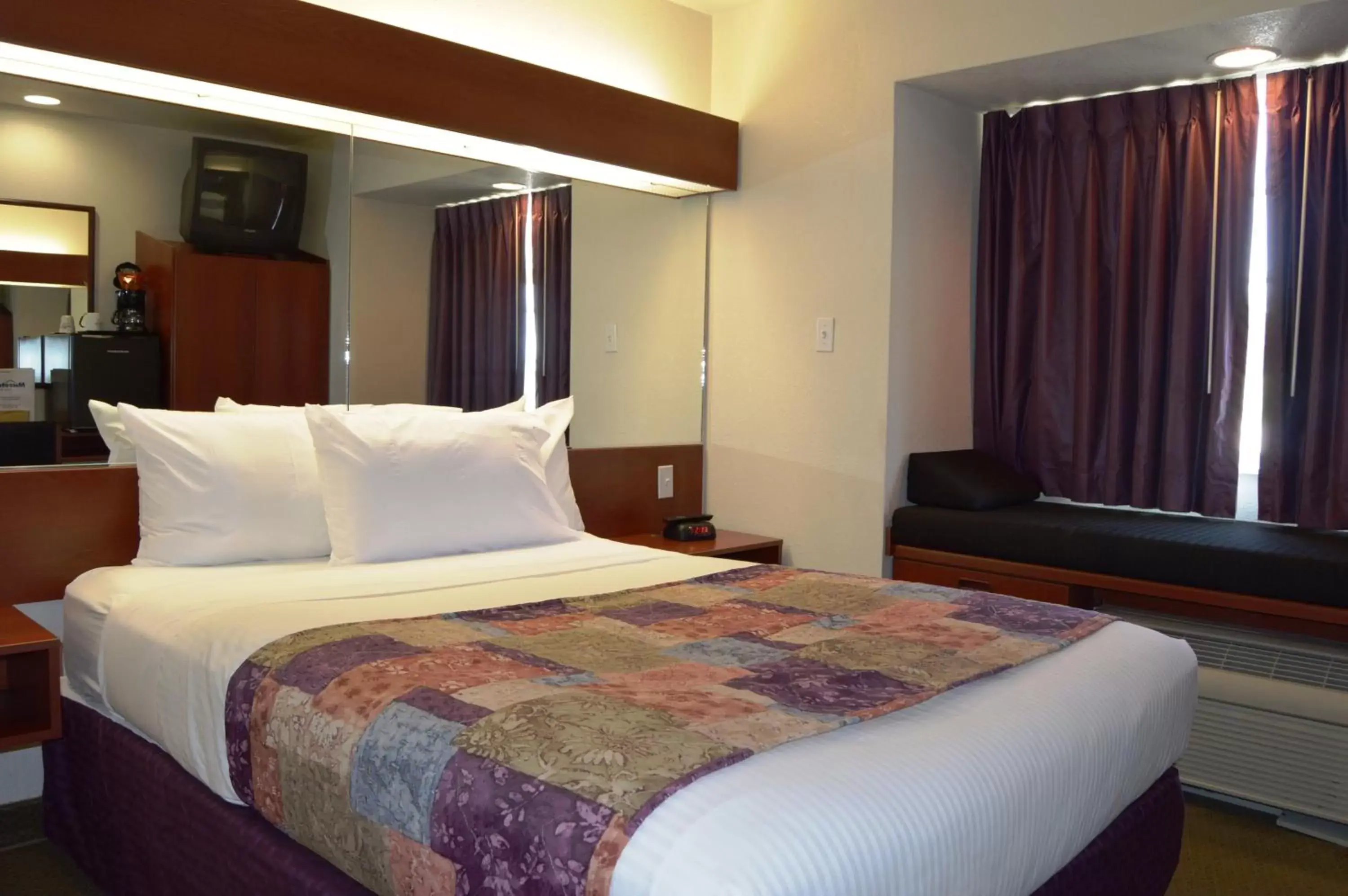 Queen Room - Disability Access/Non-Smoking in Microtel Inn and Suites By Wyndham Miami OK Queen Room - Disability Access/Non-Smoking in Microtel Inn and Suites By Wyndham Miami OK