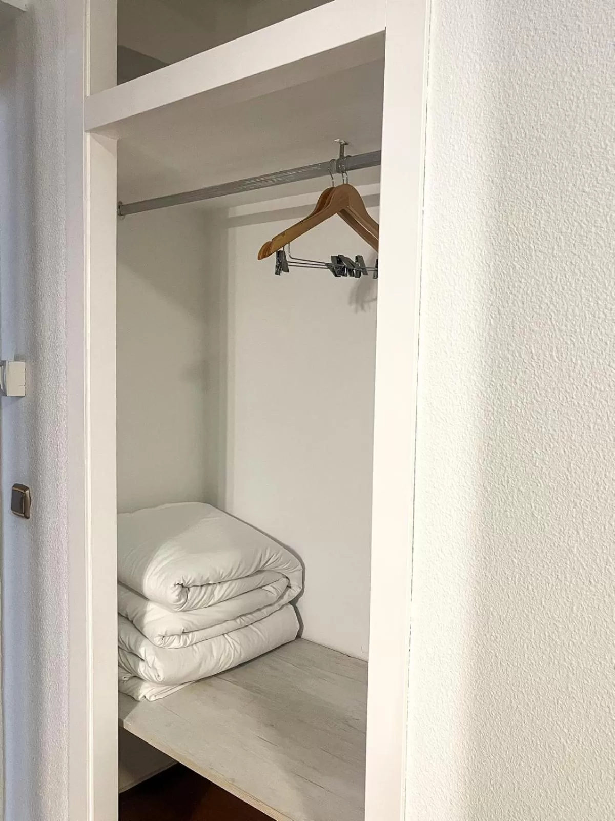 wardrobe, Bed in Hotel Los Manjares