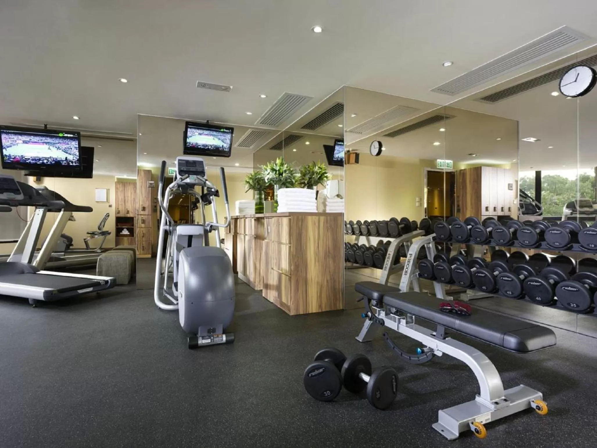 Fitness centre/facilities in The Harbourview - Chinese YMCA of Hong Kong