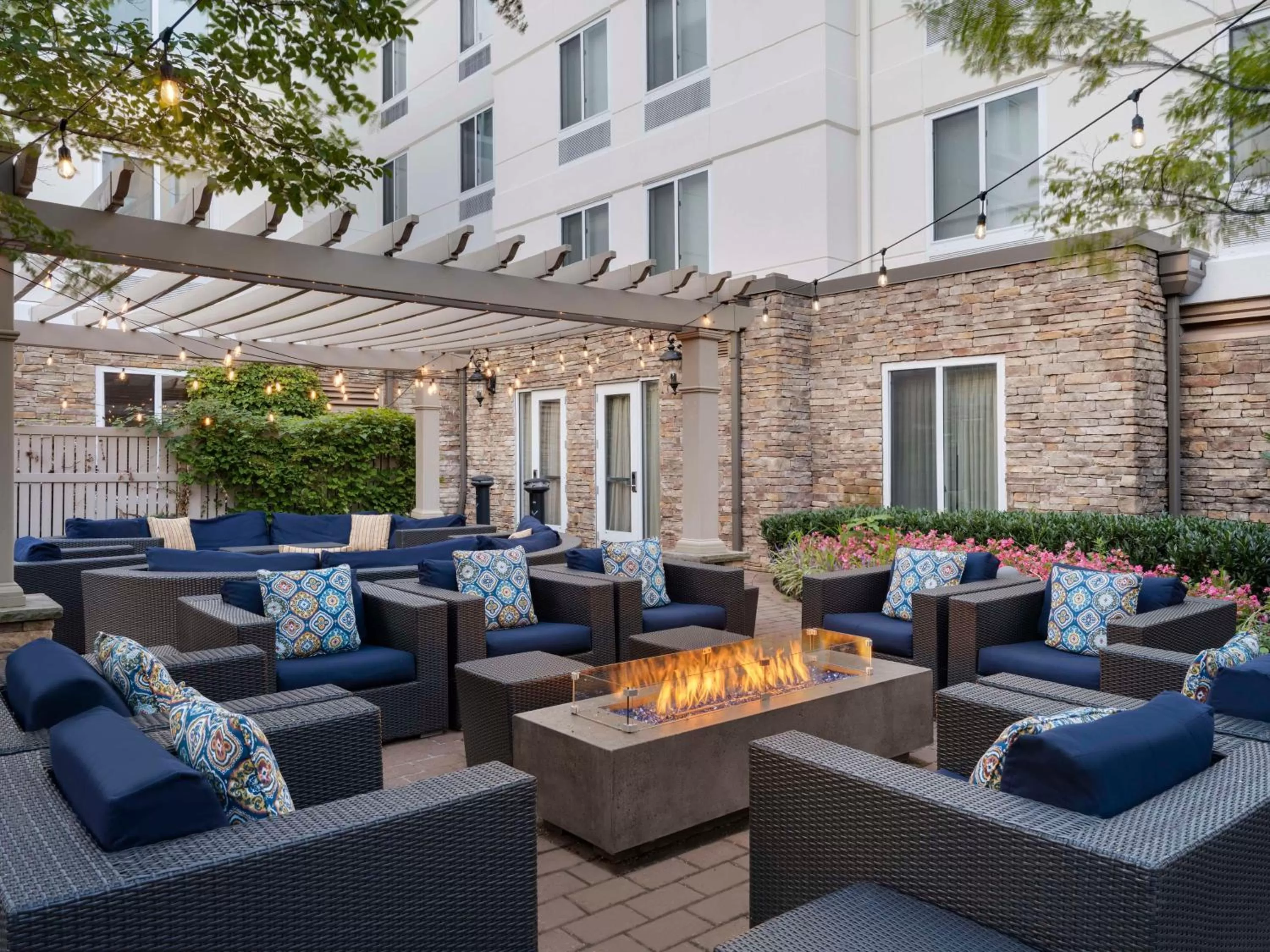 Patio in Hilton Garden Inn Melville