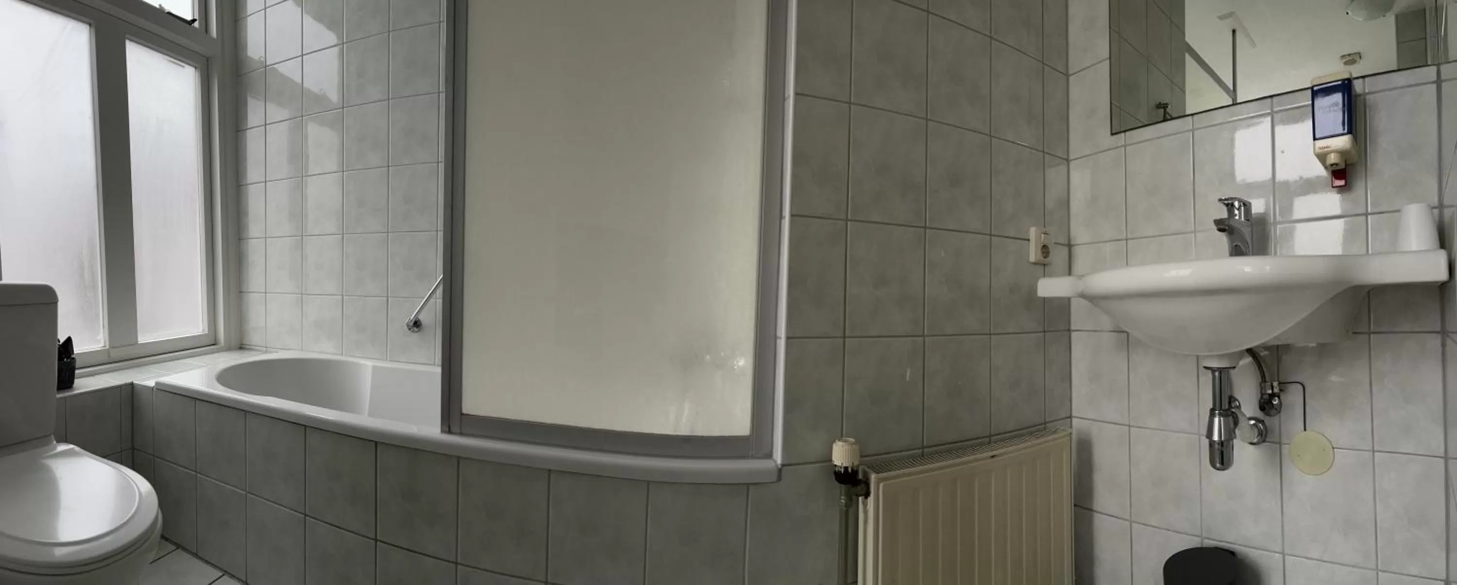 Bathroom in Hotel van Oppen