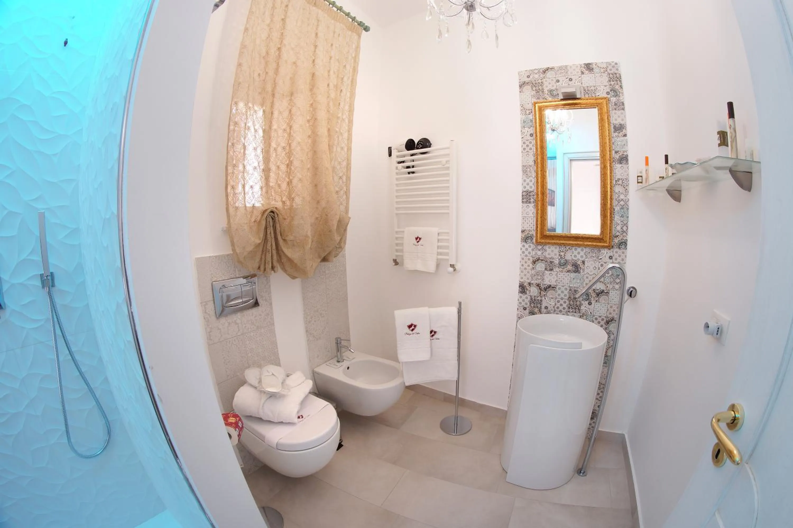 Bathroom in B&B Palazzo del Teatro