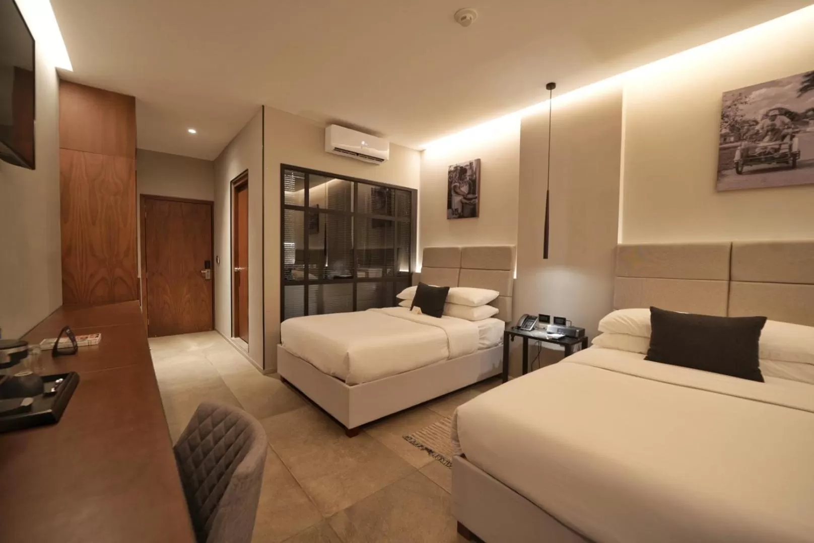 Photo of the whole room, Bed in Ontico Urban Design Hotel