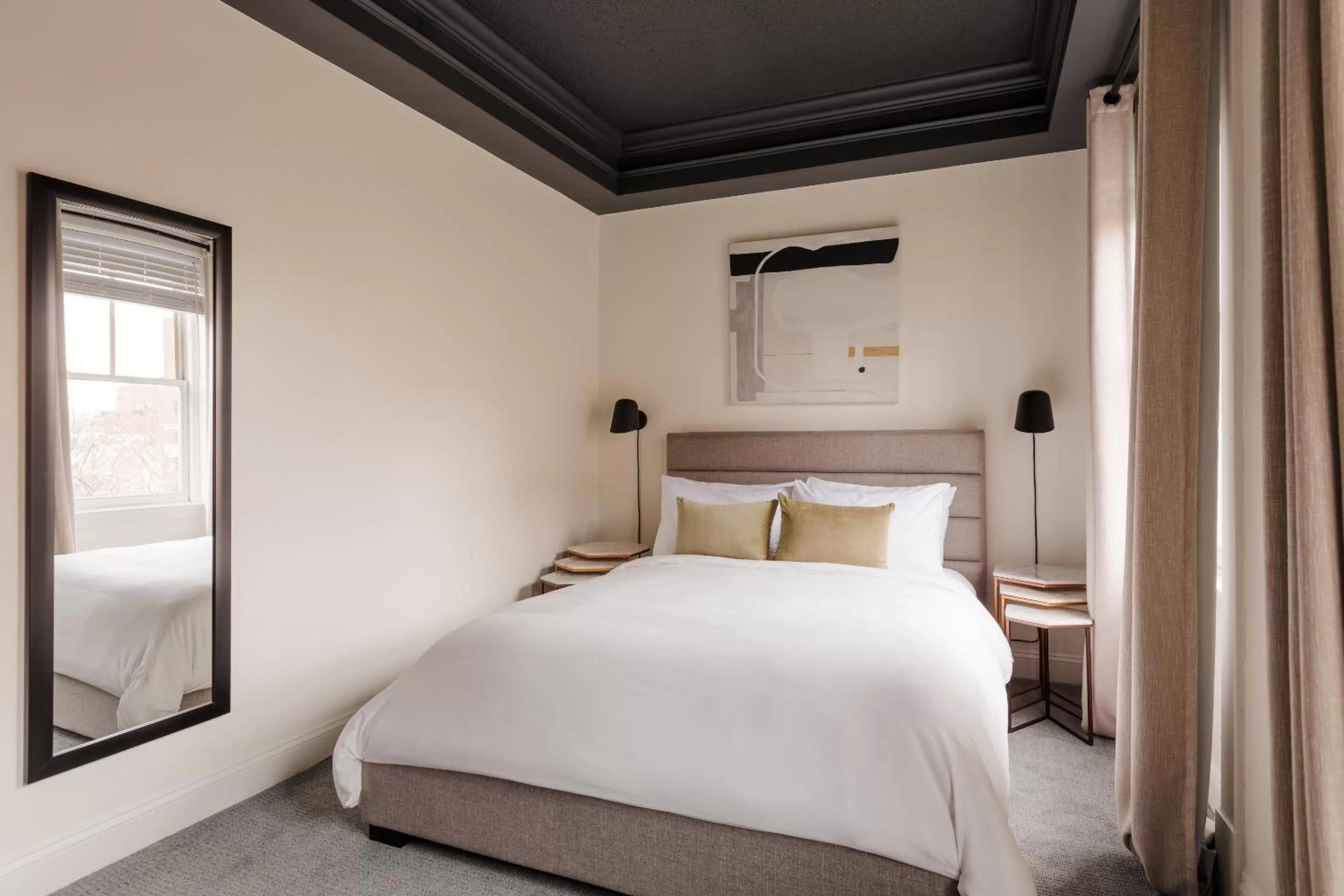 Living room, Bed in Found Dupont Circle powered by Sonder