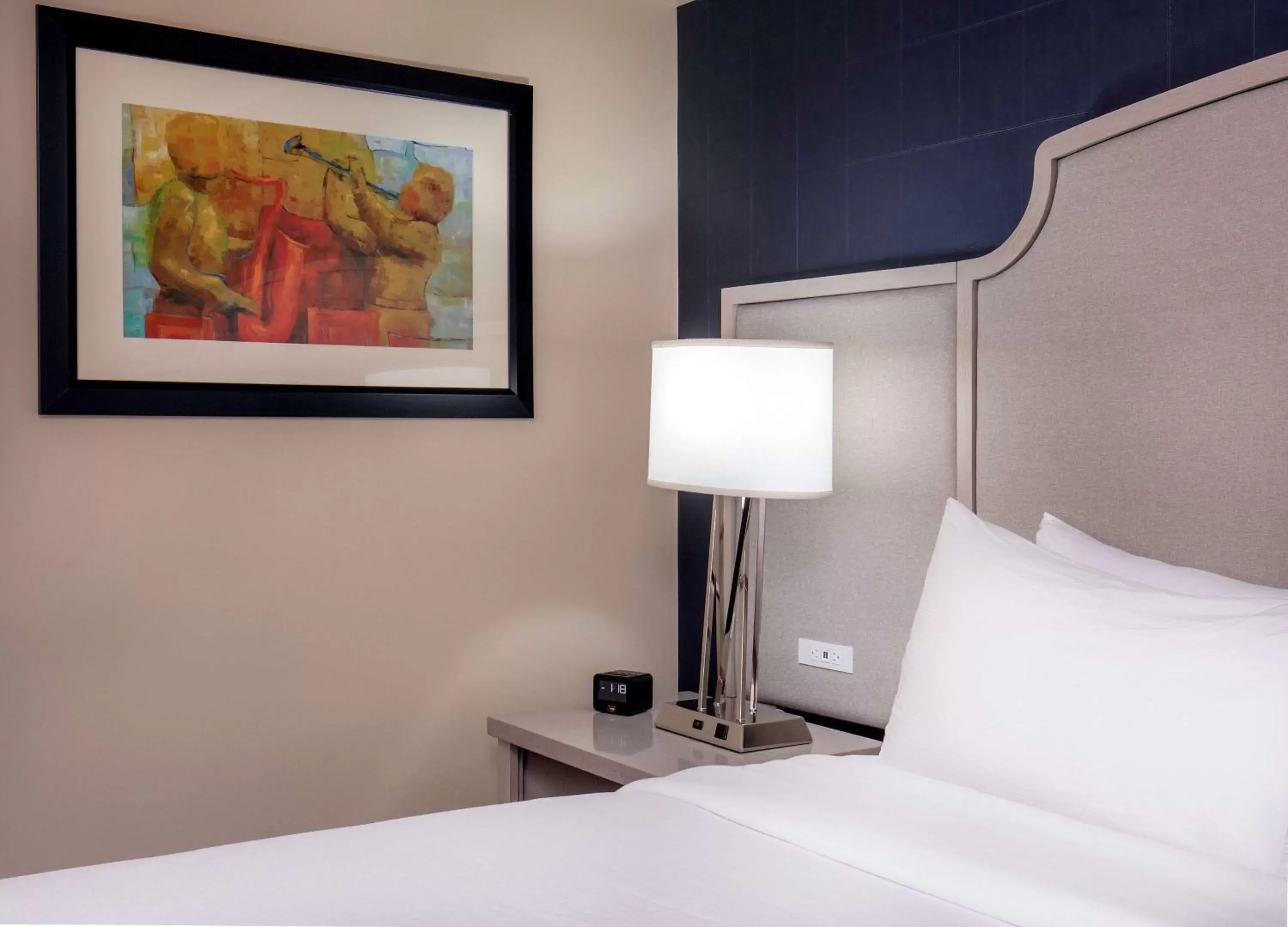 King Room in DoubleTree by Hilton Hotel Nashville Downtown King Room in DoubleTree by Hilton Hotel Nashville Downtown