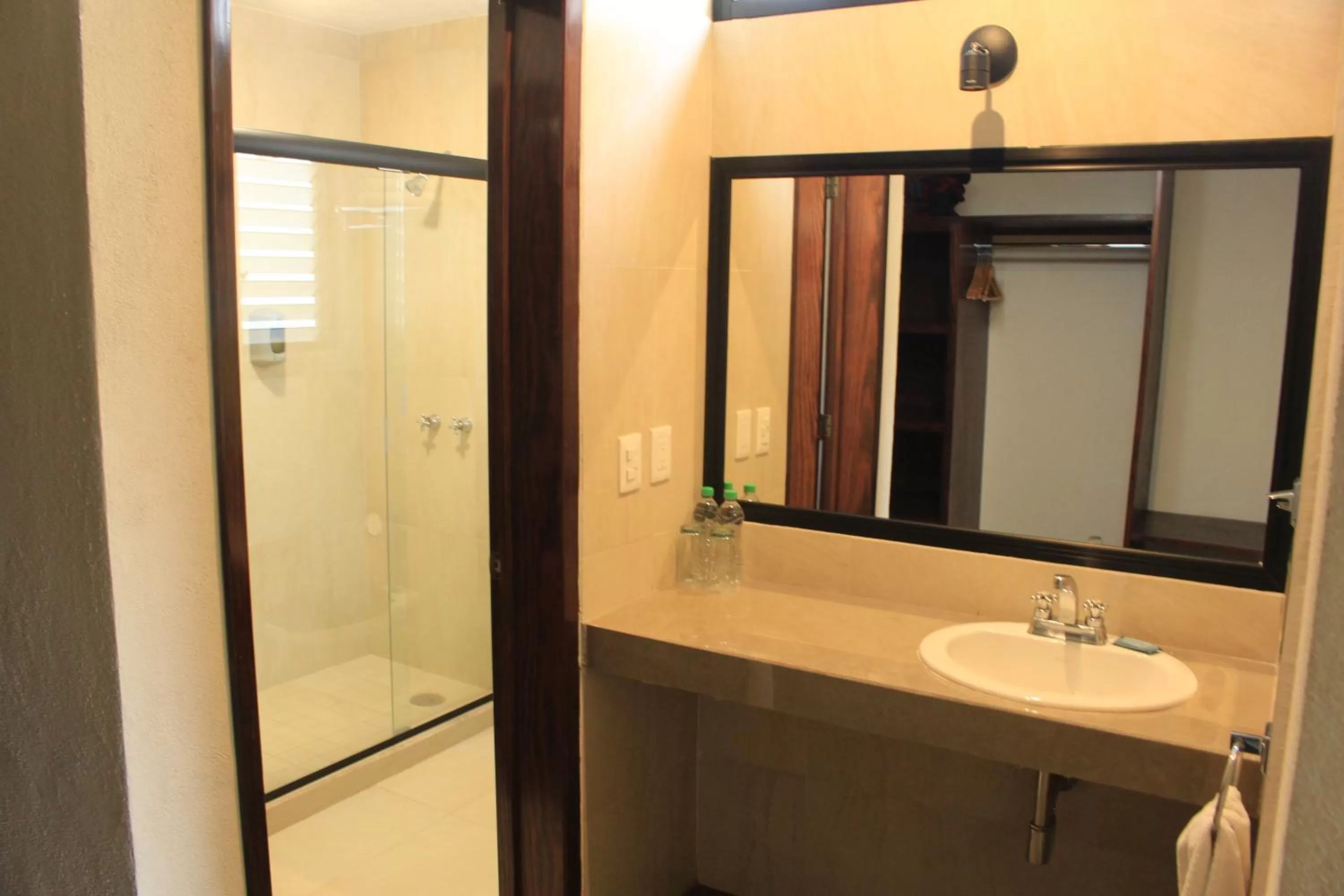 Bathroom in Hotel Meson del Puente