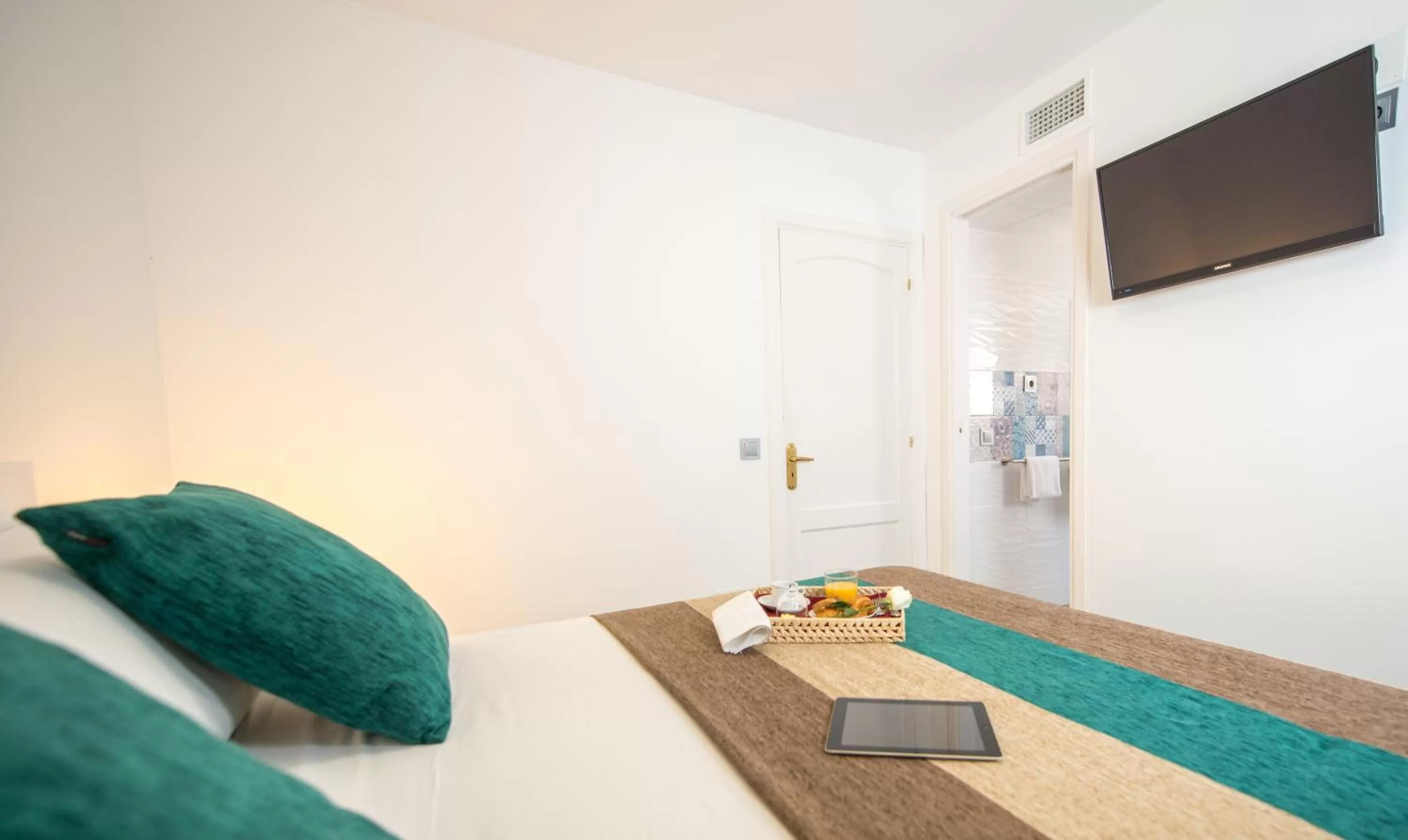 TV and multimedia, Bed in Aparthotel Ona Aucanada