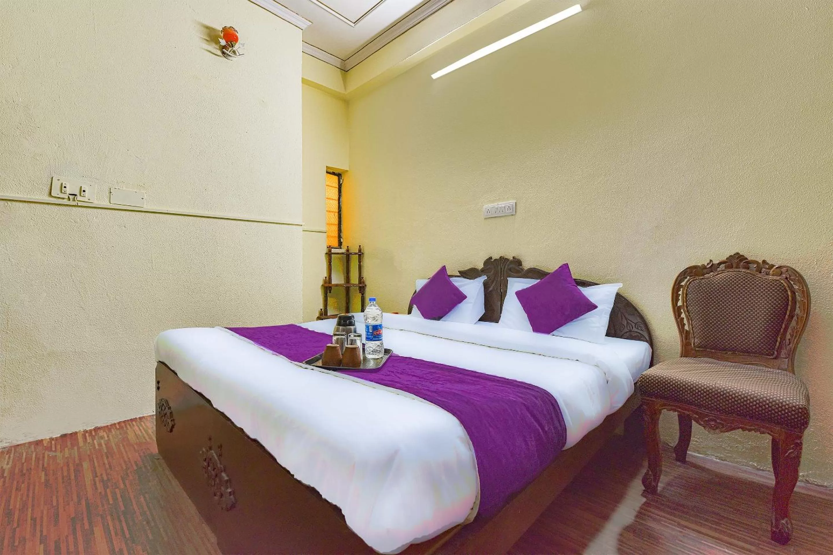 Bed in The Maurvi Inn