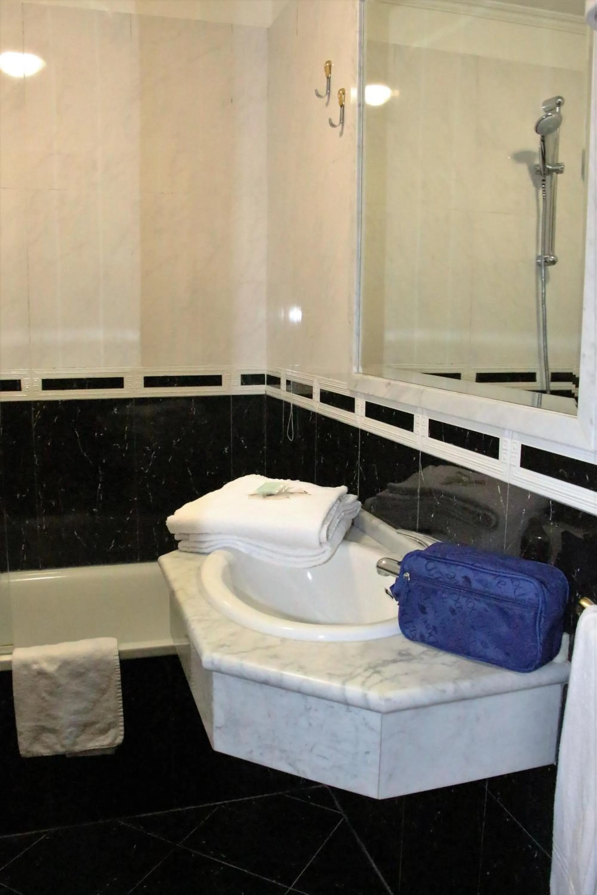 Bathroom in Hotel Mirage