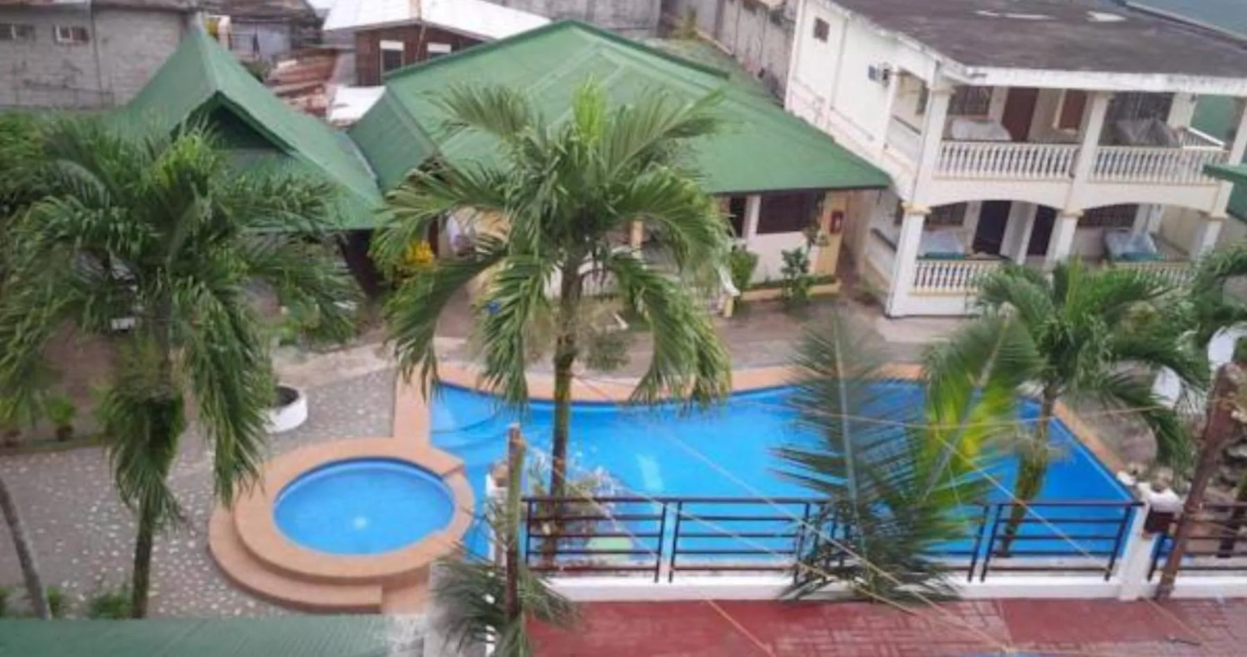 Swimming pool in Seashore Beach Resort