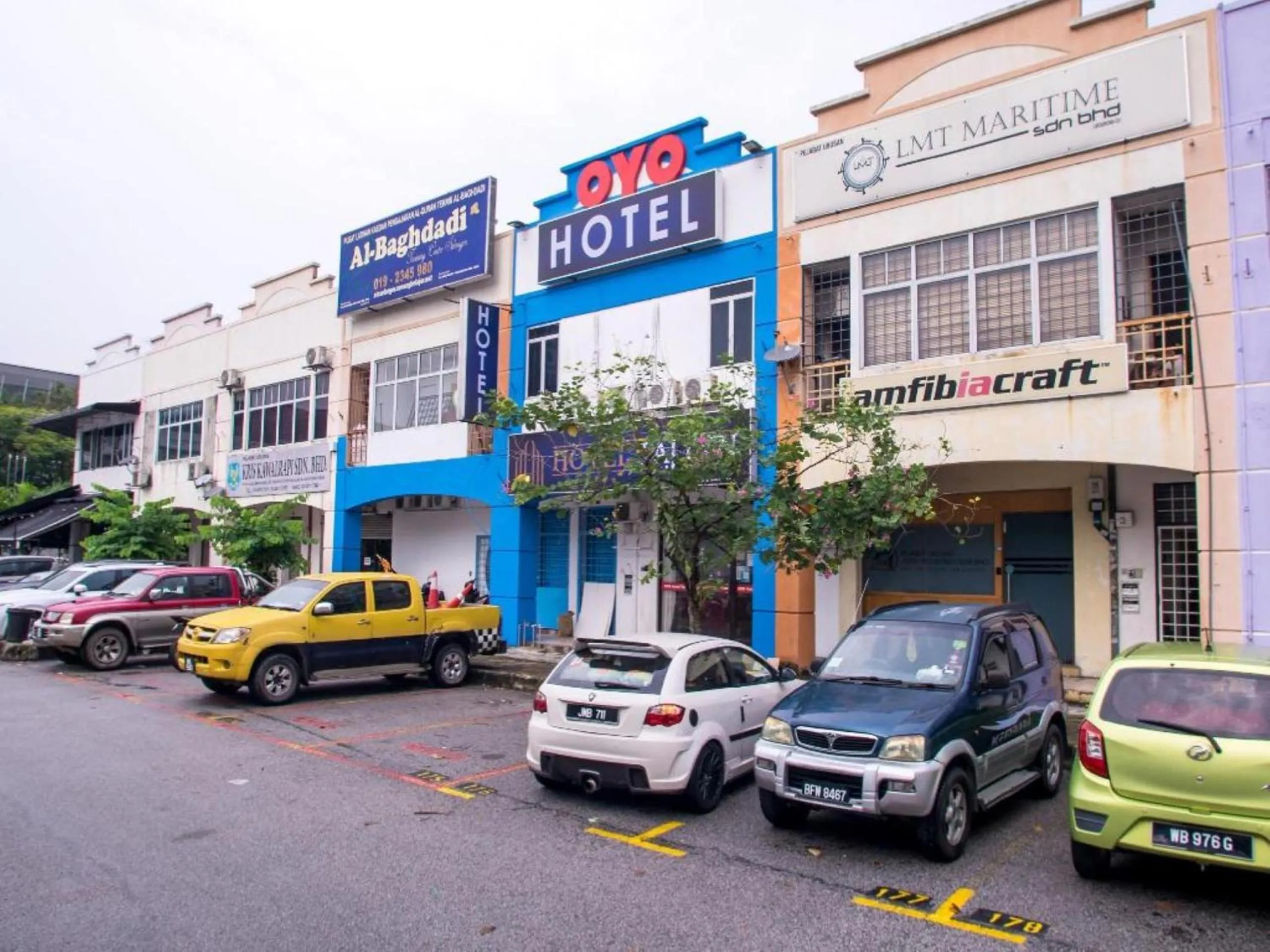 Hotel O Taj (seksyen 13)