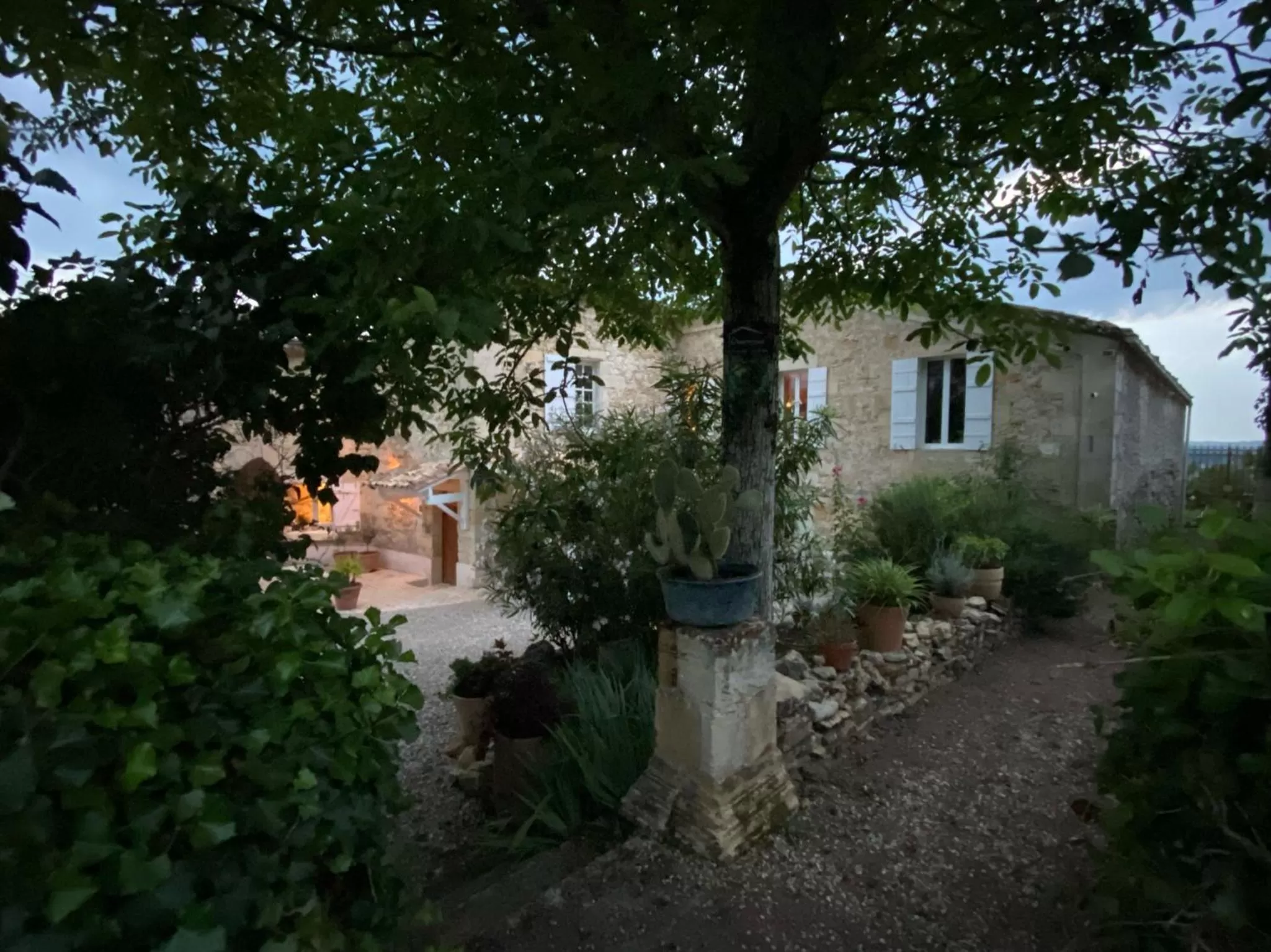 Facade/entrance in Le Prieuré de Saint Pierre