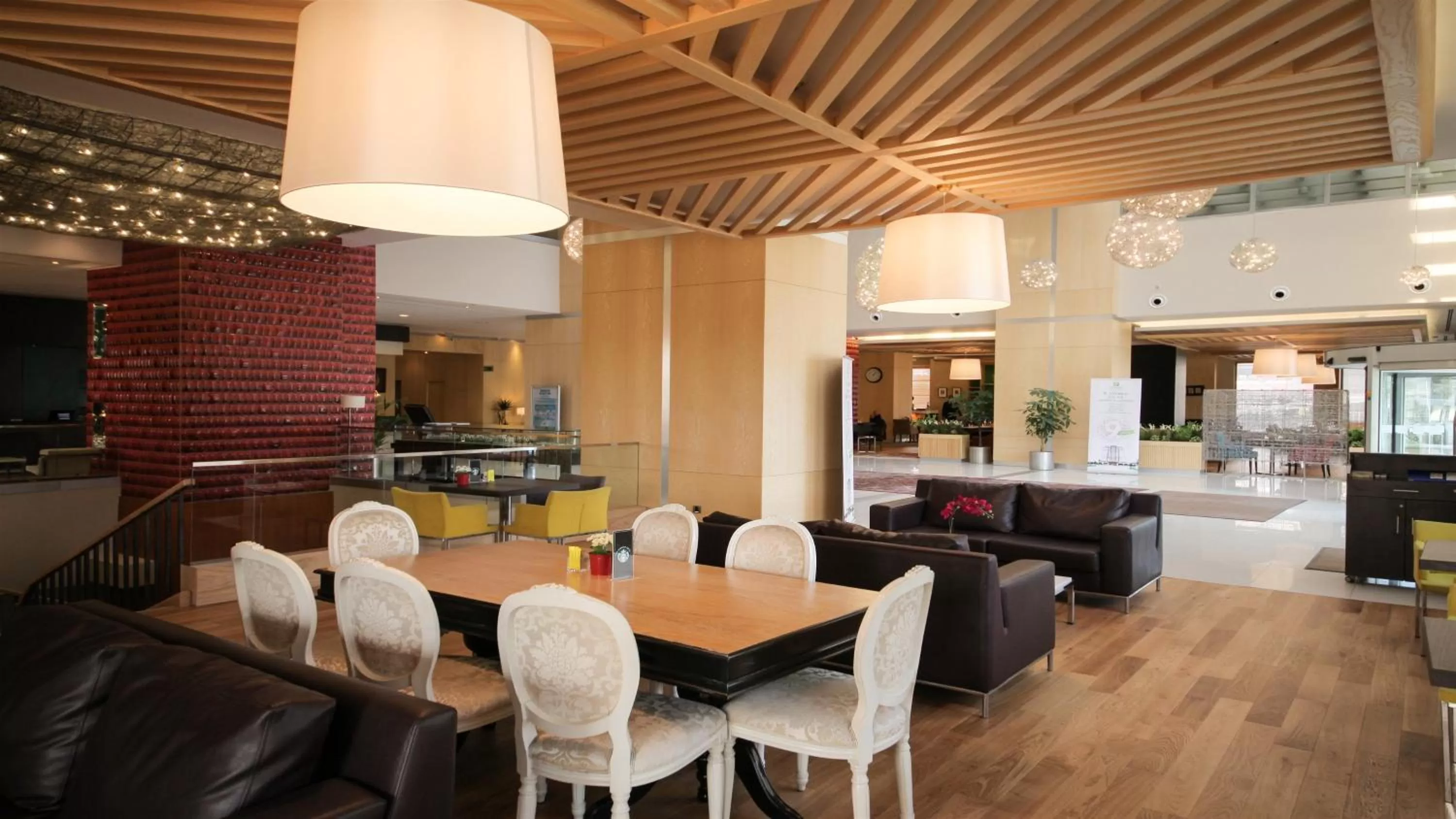 Restaurant/places to eat, Dining Area in Nova Plaza Prime Hotel