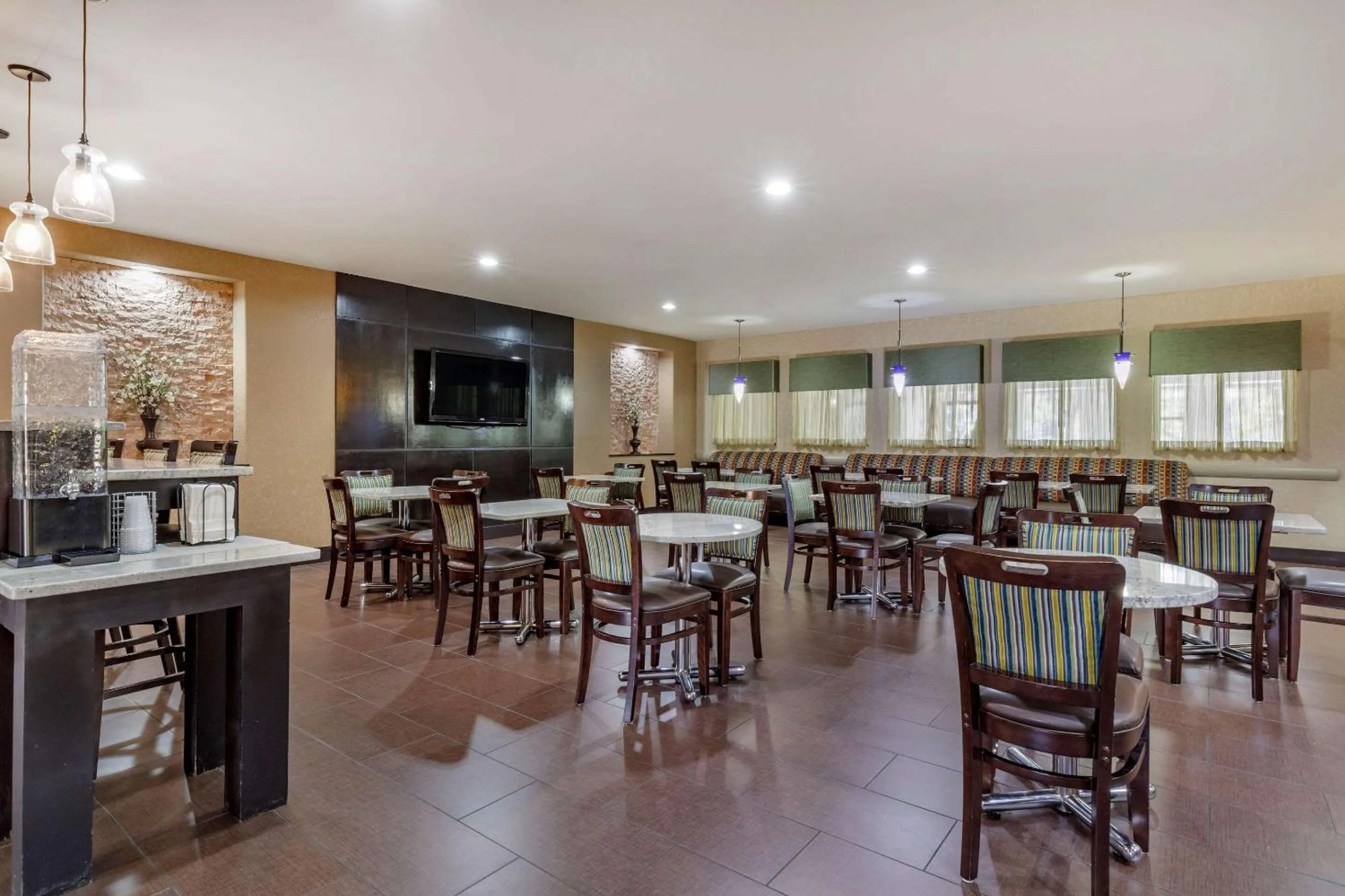 Restaurant/places to eat in Comfort Suites Georgetown