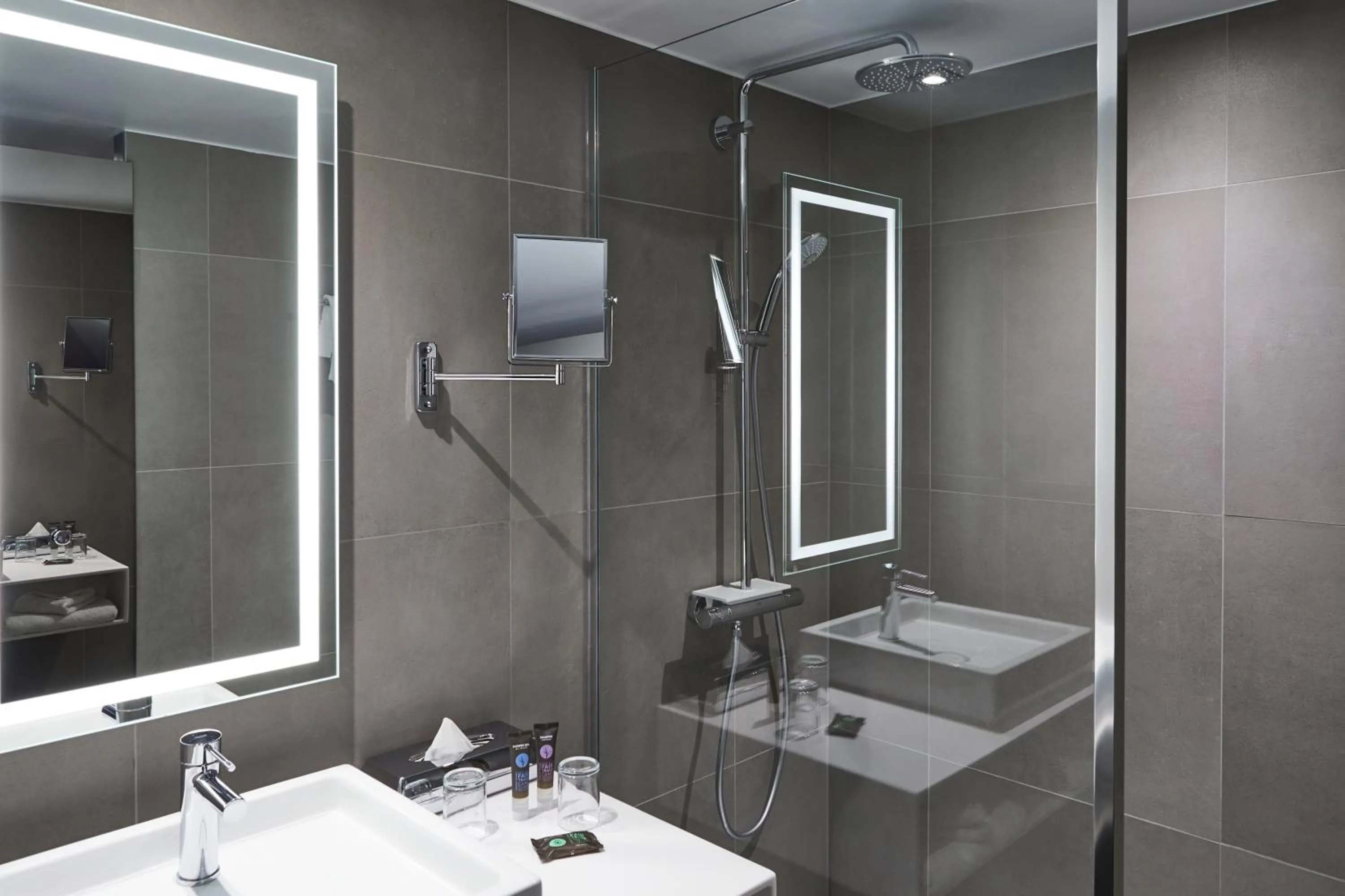 Shower in Novotel Birmingham Airport Terminal Building - NEC