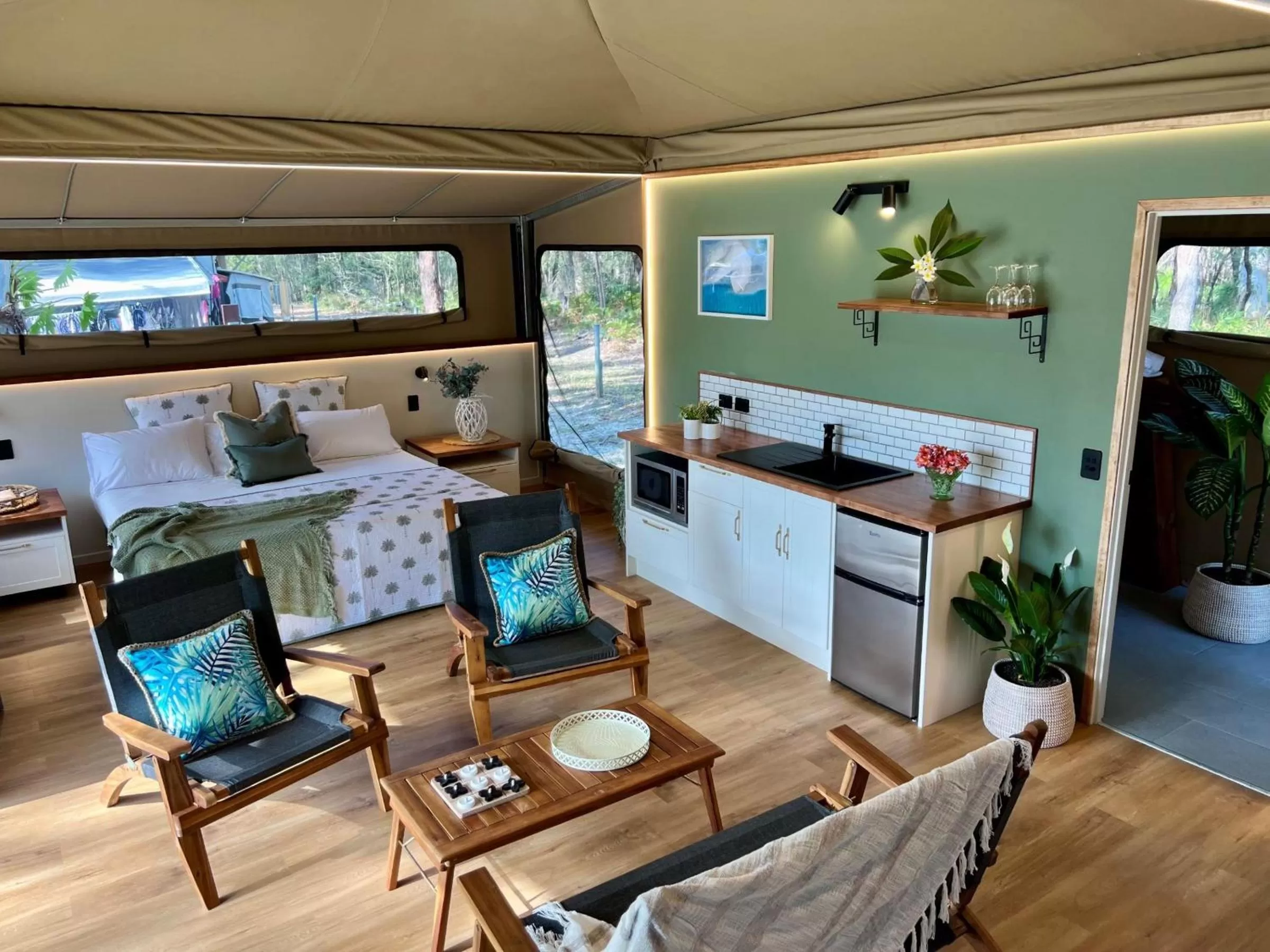 Kitchen or kitchenette in Noosa North Shore Retreat