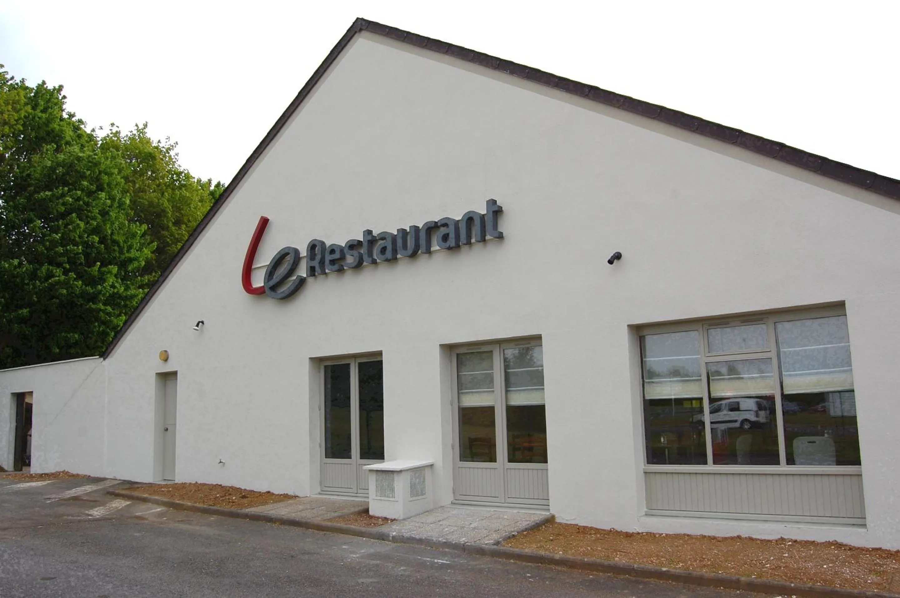 Property building in Campanile Amiens - Glisy