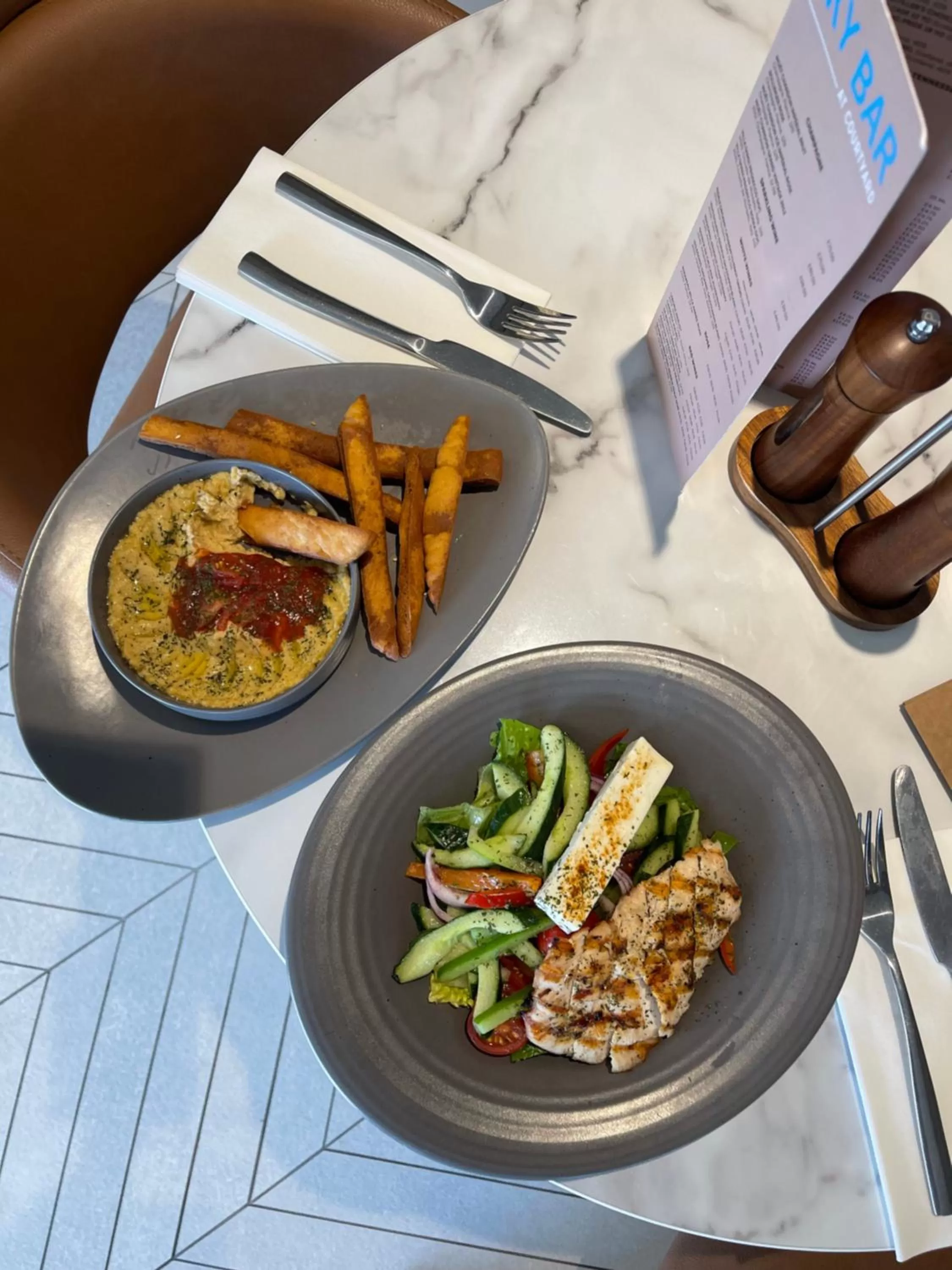 Food and drinks in Courtyard by Marriott London Heathrow Airport