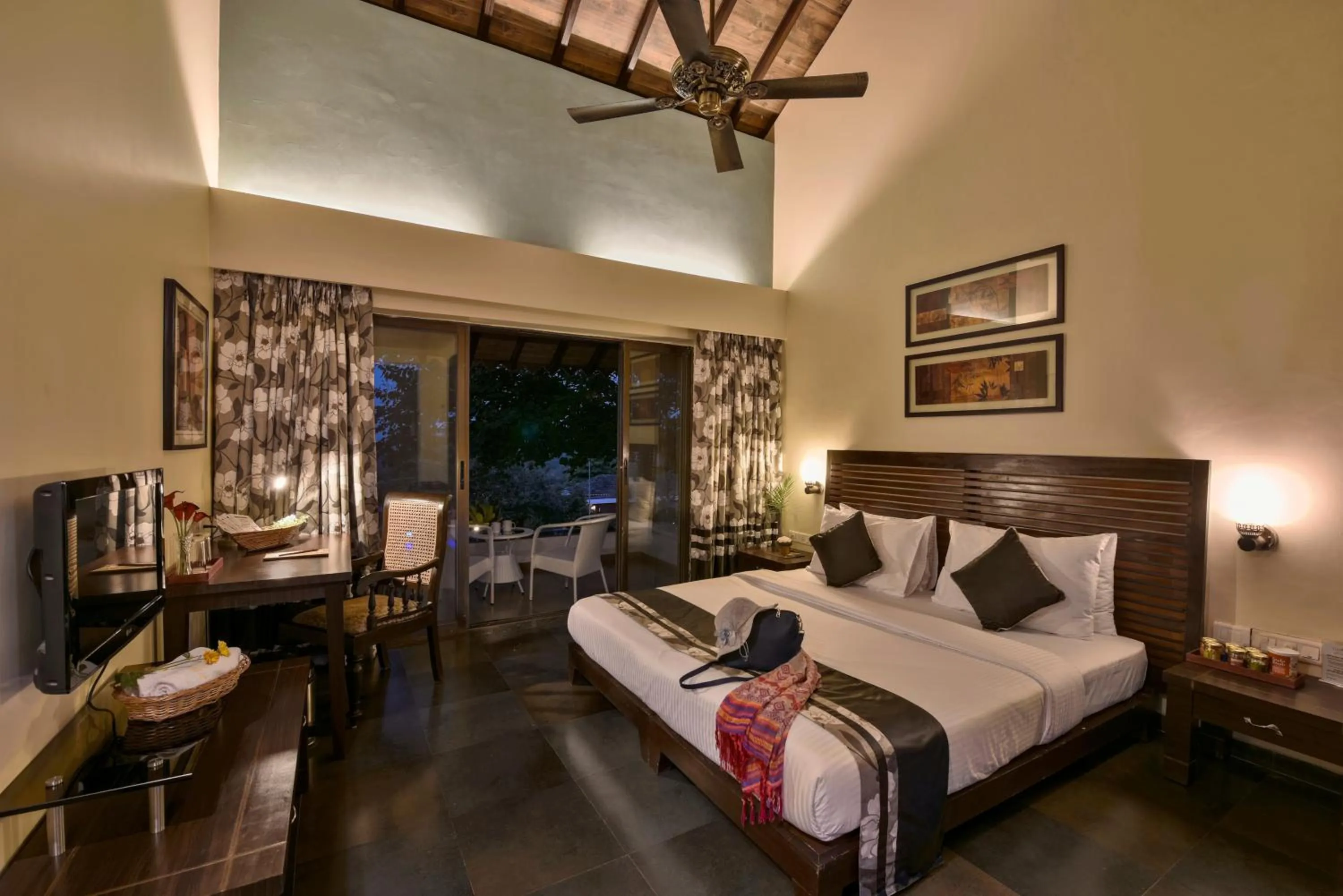 Bed in The Fern Samali Resort