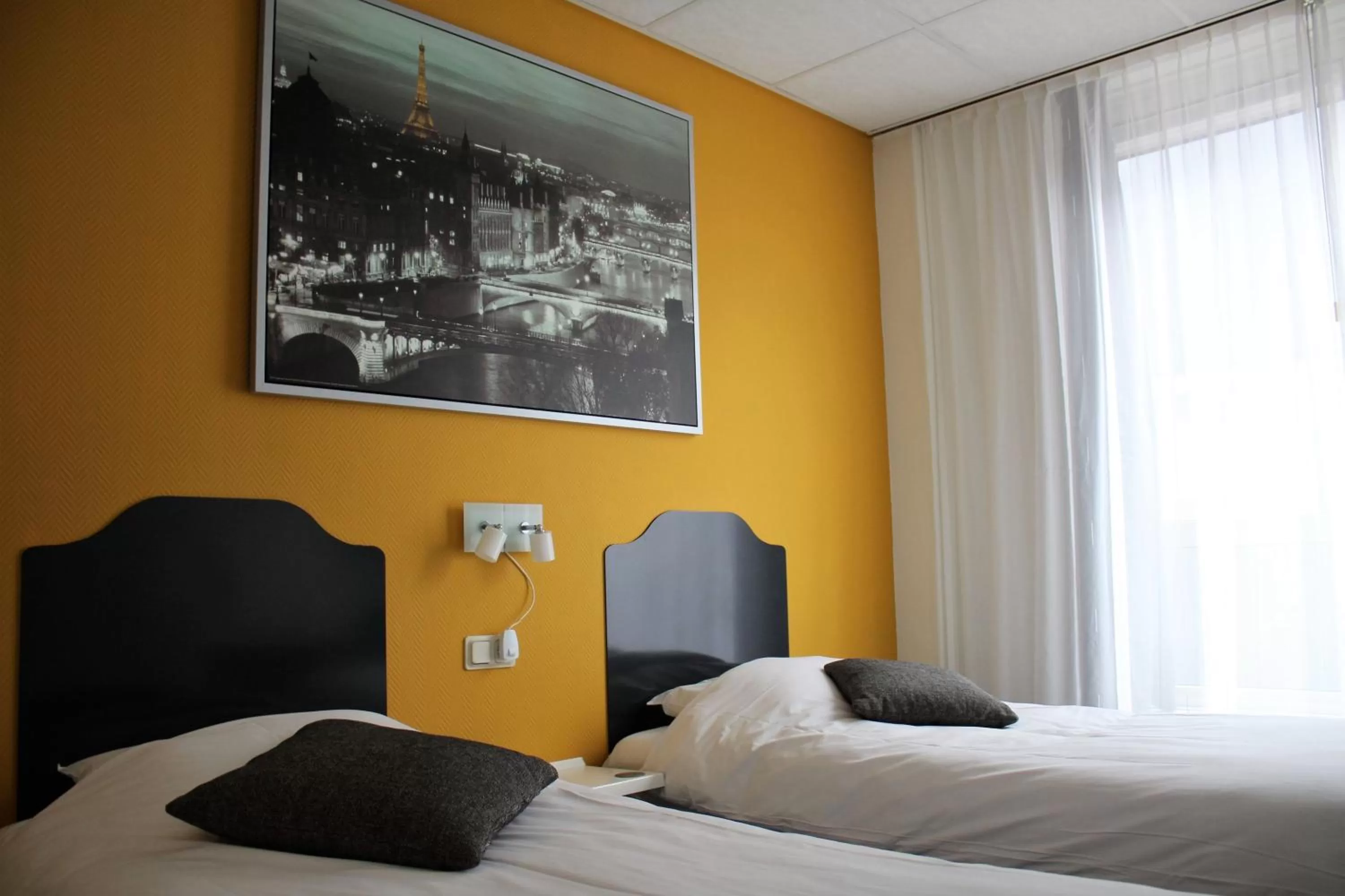 Bed in Hotel Restaurant de Jonge Heertjes