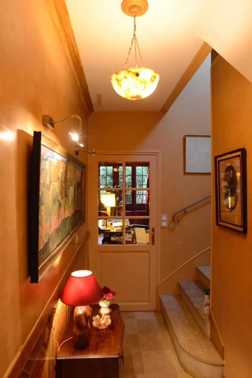 Lobby or reception in Toute Une Histoire près de Fontainebleau