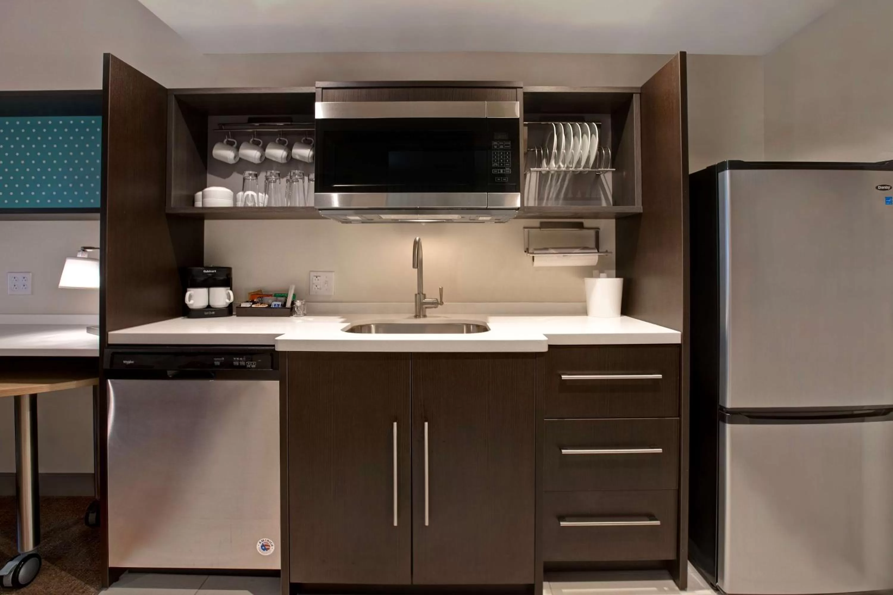 Kitchen or kitchenette in Home2 Suites By Hilton Lexington Hamburg