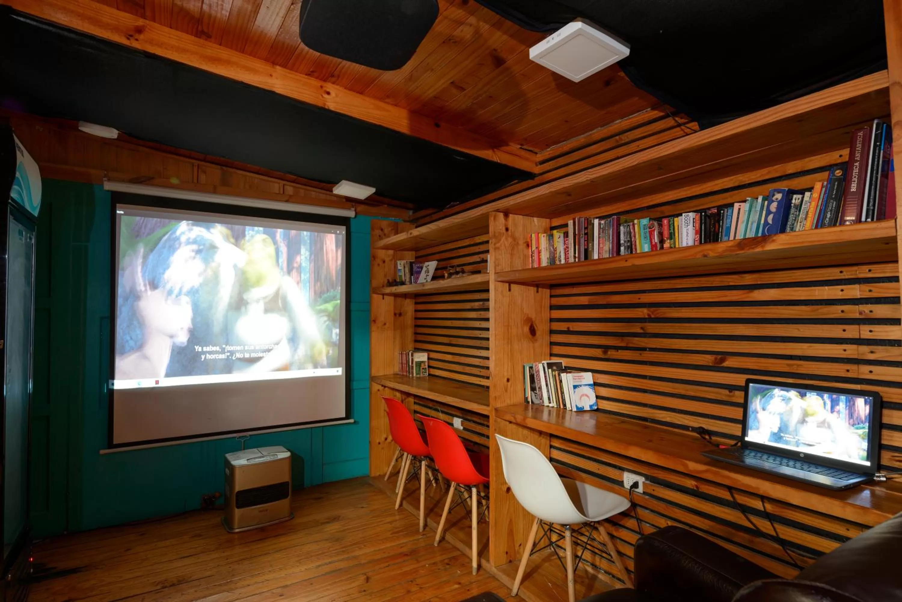 Meeting/conference room in Verde Madera Hostel B&B