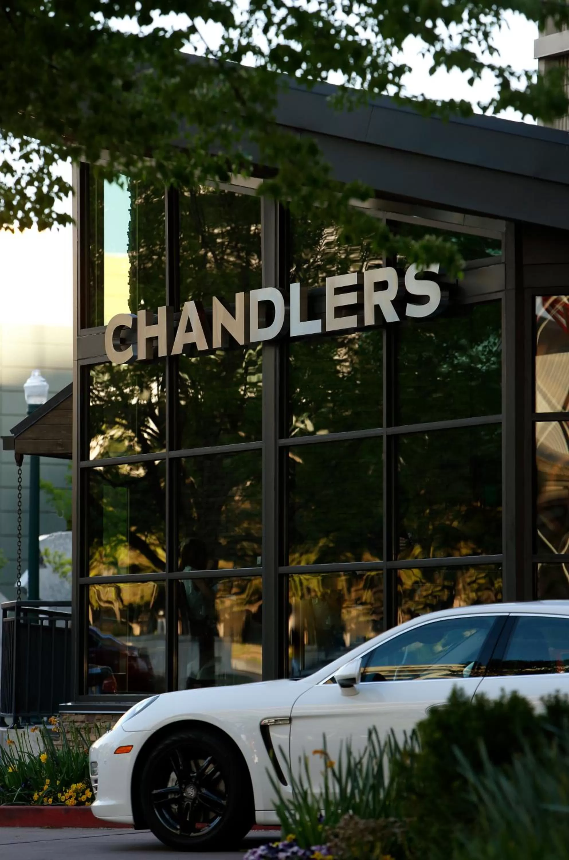 Restaurant/places to eat in Hotel 43 Boise