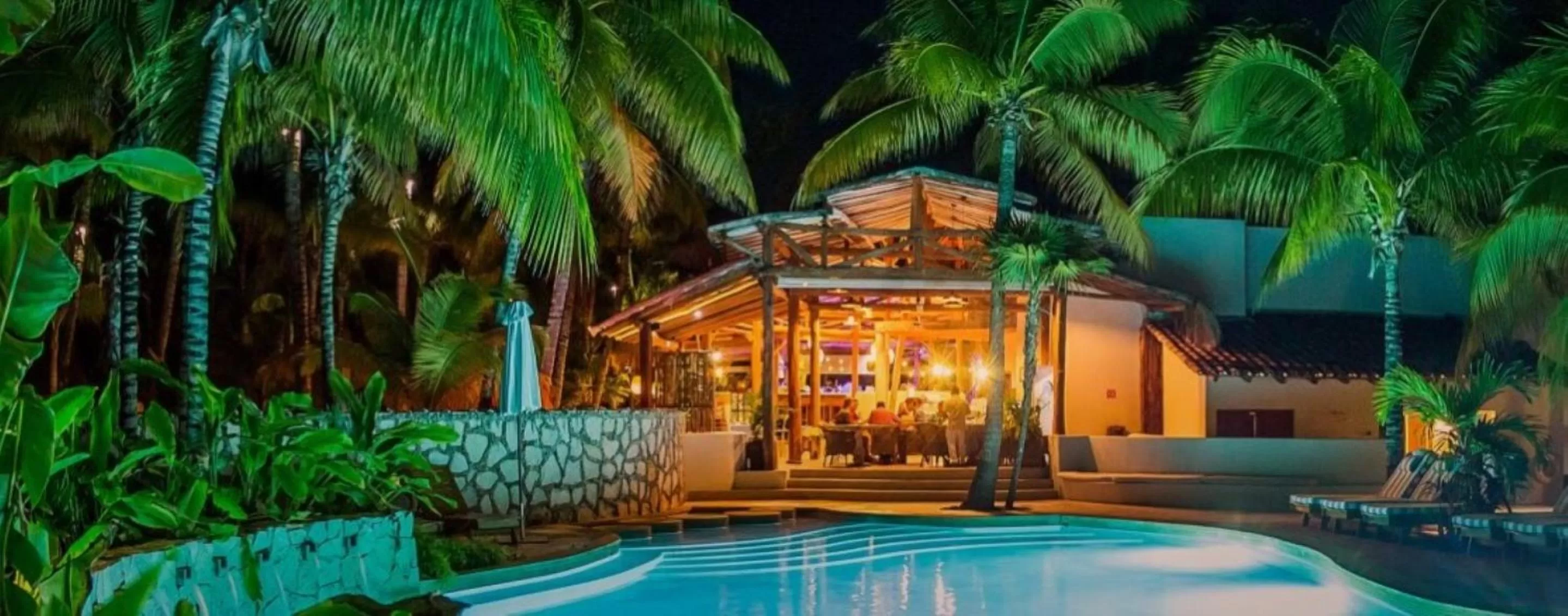 Restaurant/places to eat in Mahekal Beach Front Resort & Spa