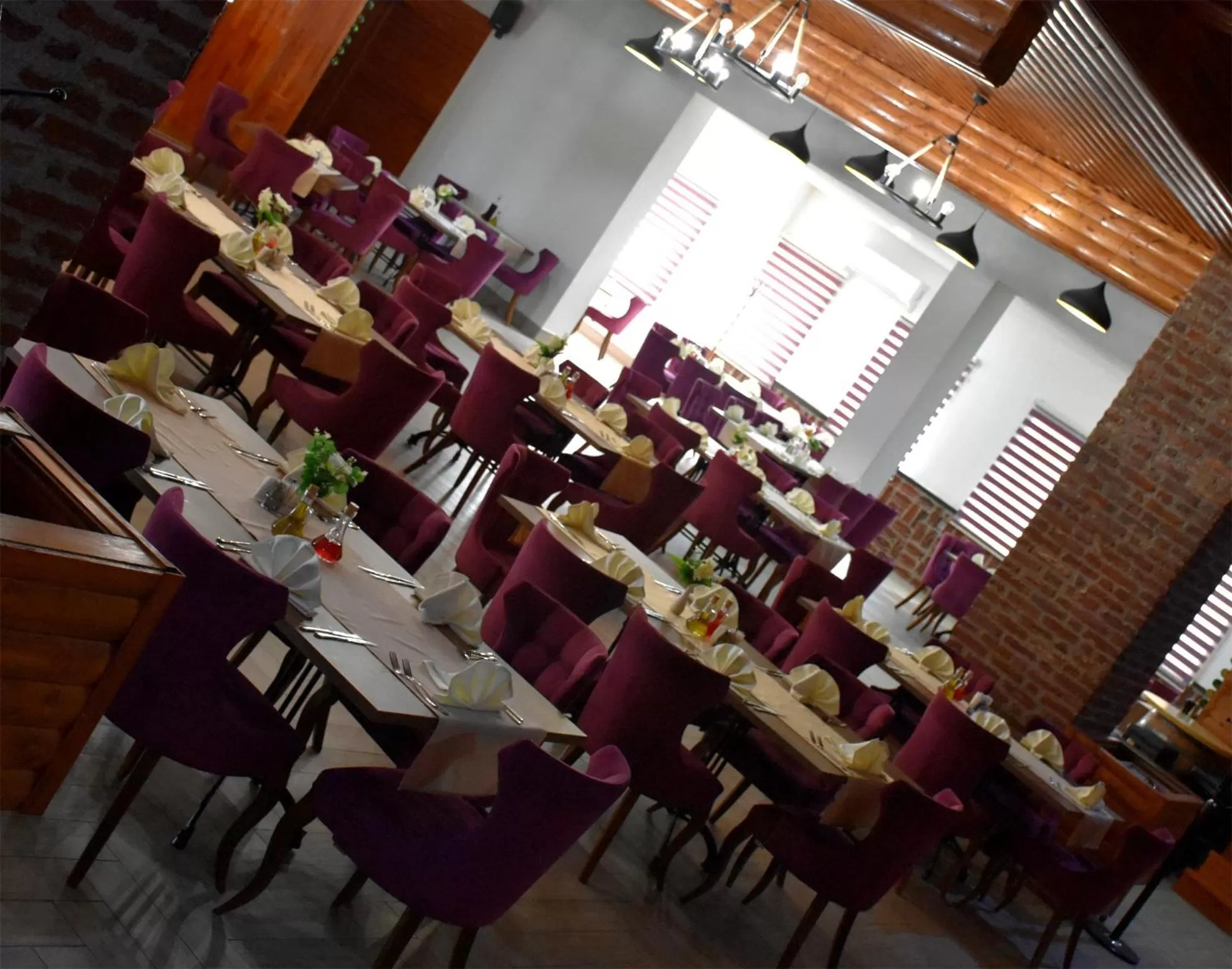 Restaurant/places to eat in Hotel and winery LOZAR