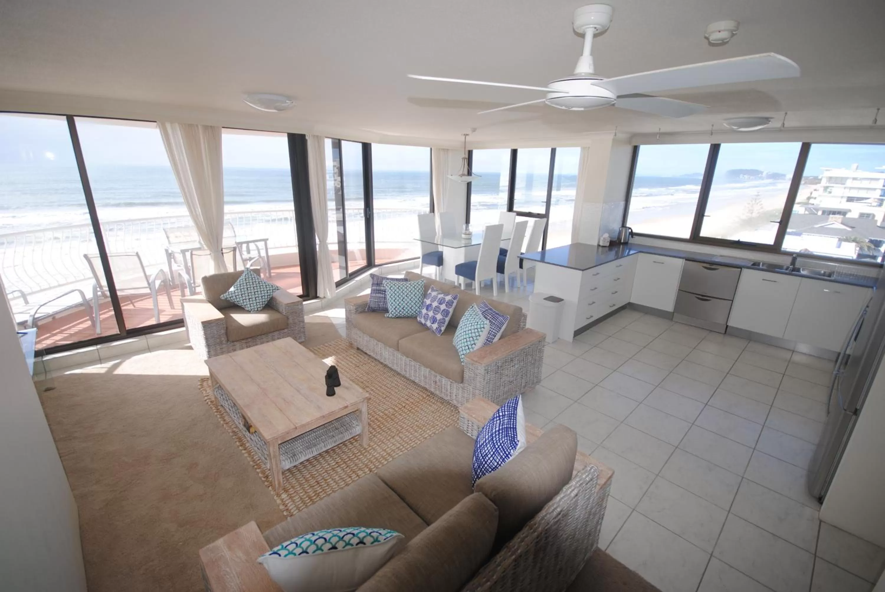 Living room, Seating Area in Albatross North Apartments