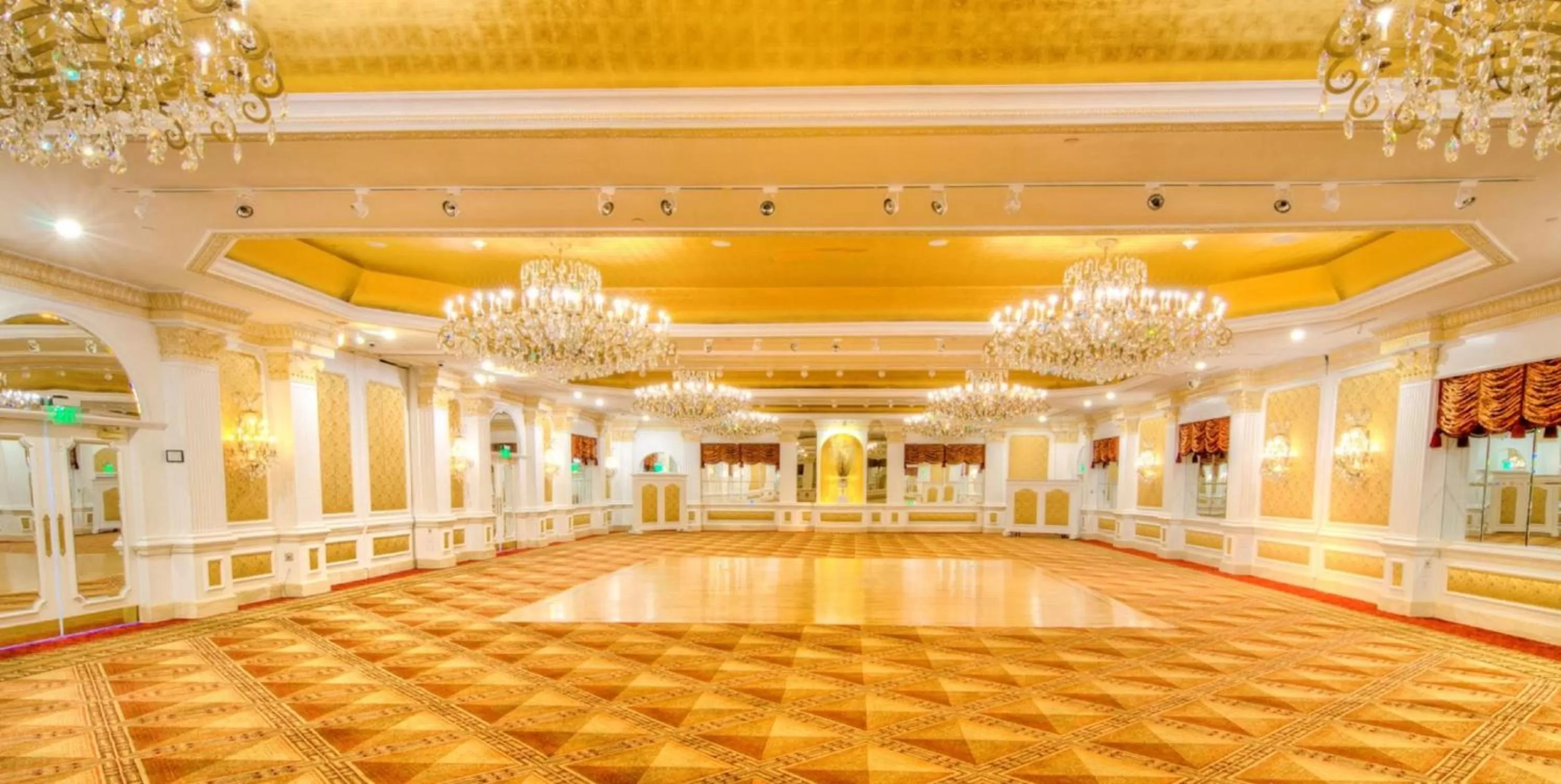 Banquet/Function facilities in Garden City Hotel