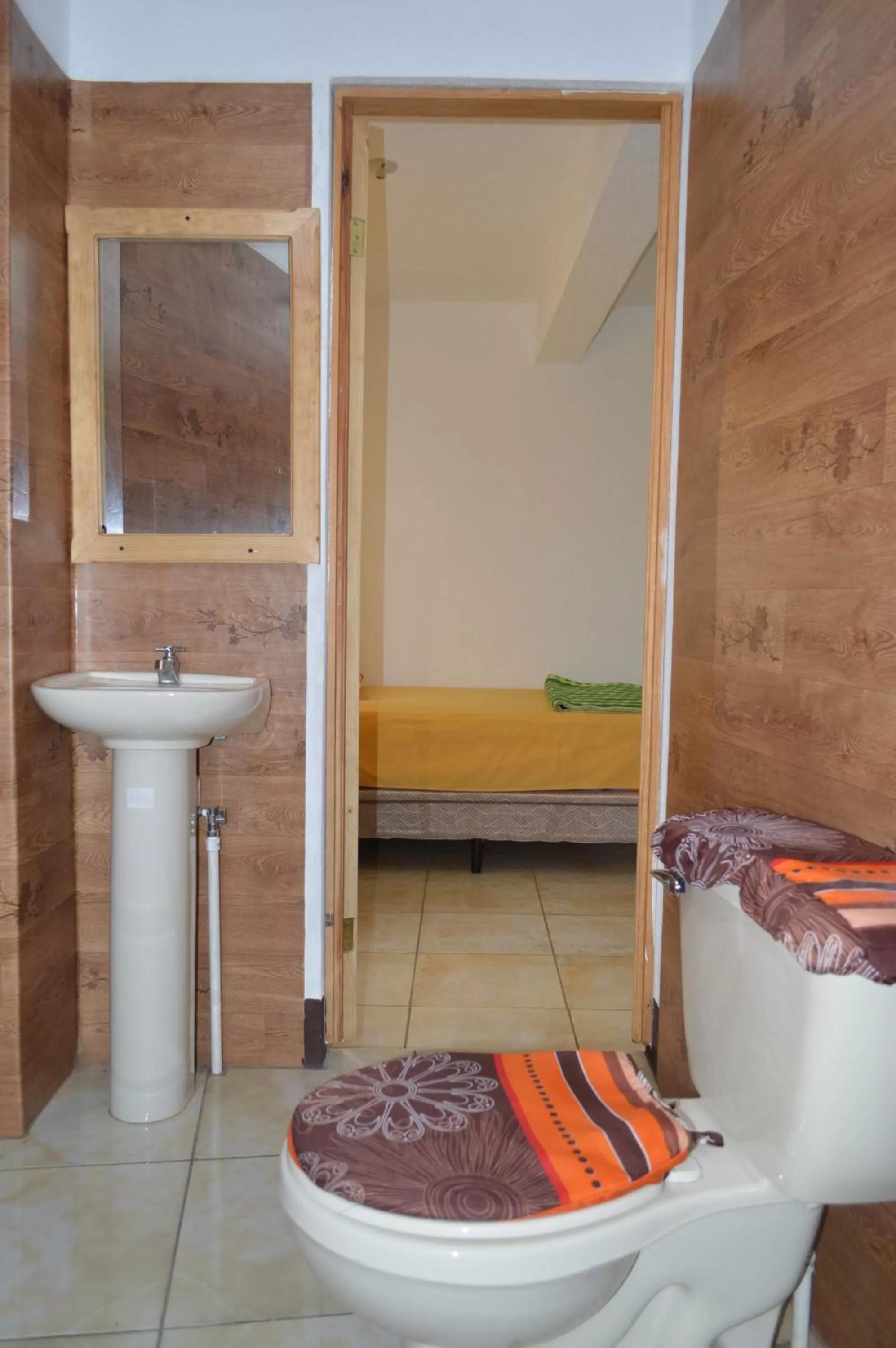 Toilet, Bed in Hotel Xetawaa´l