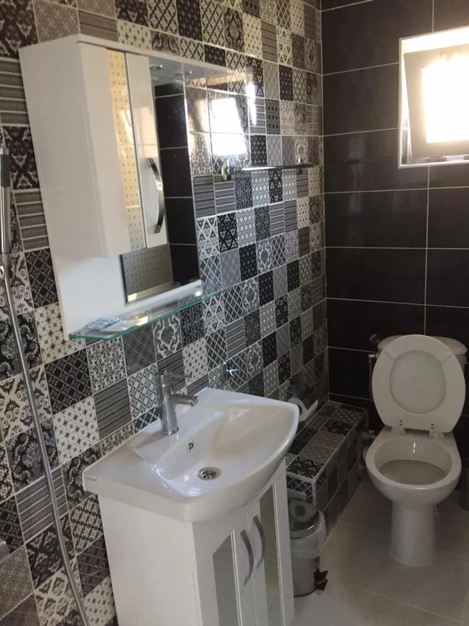 Bathroom in Family Hotel Malibu