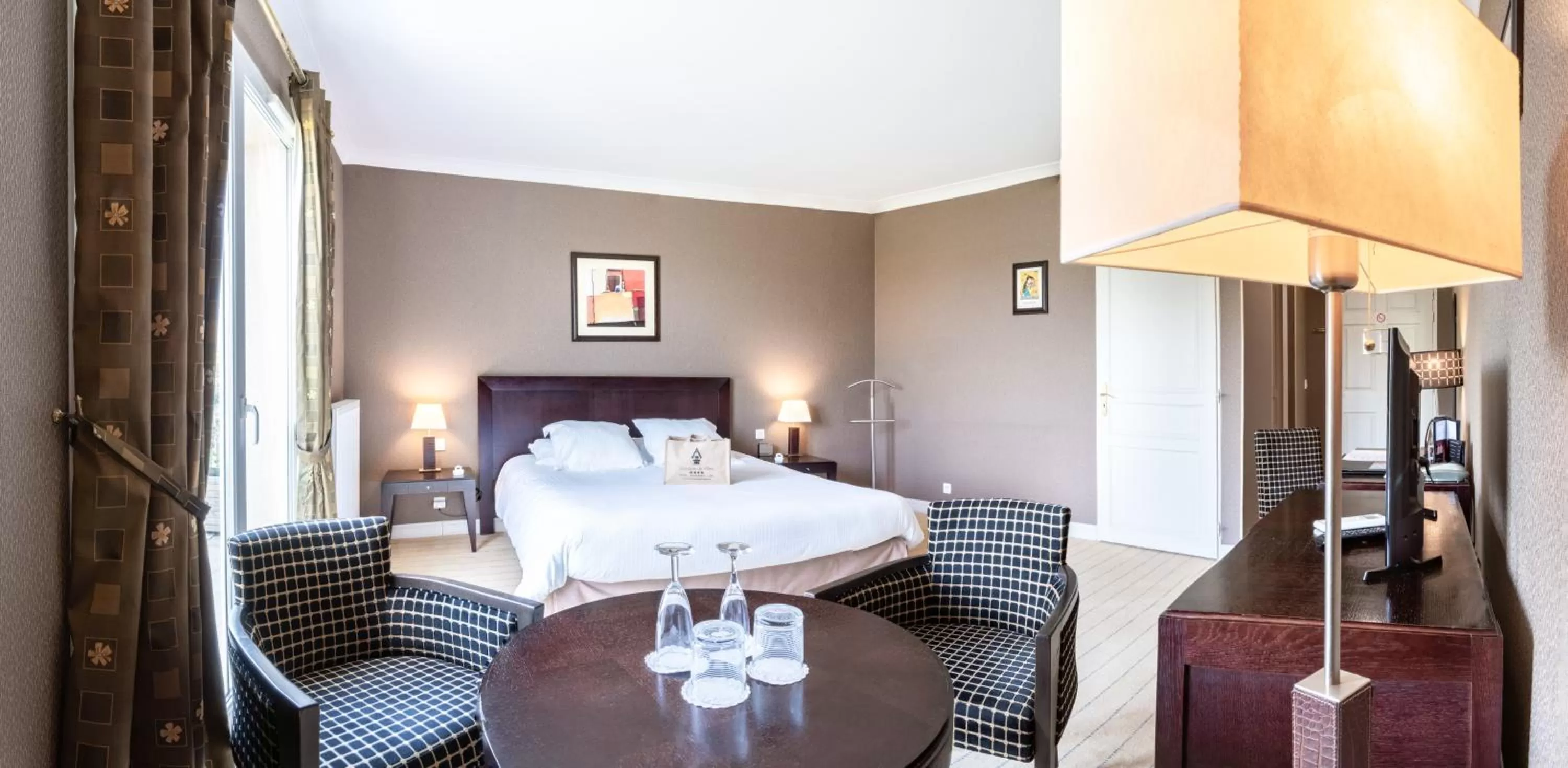 Photo of the whole room, Bed in Domaine De Villers & Spa