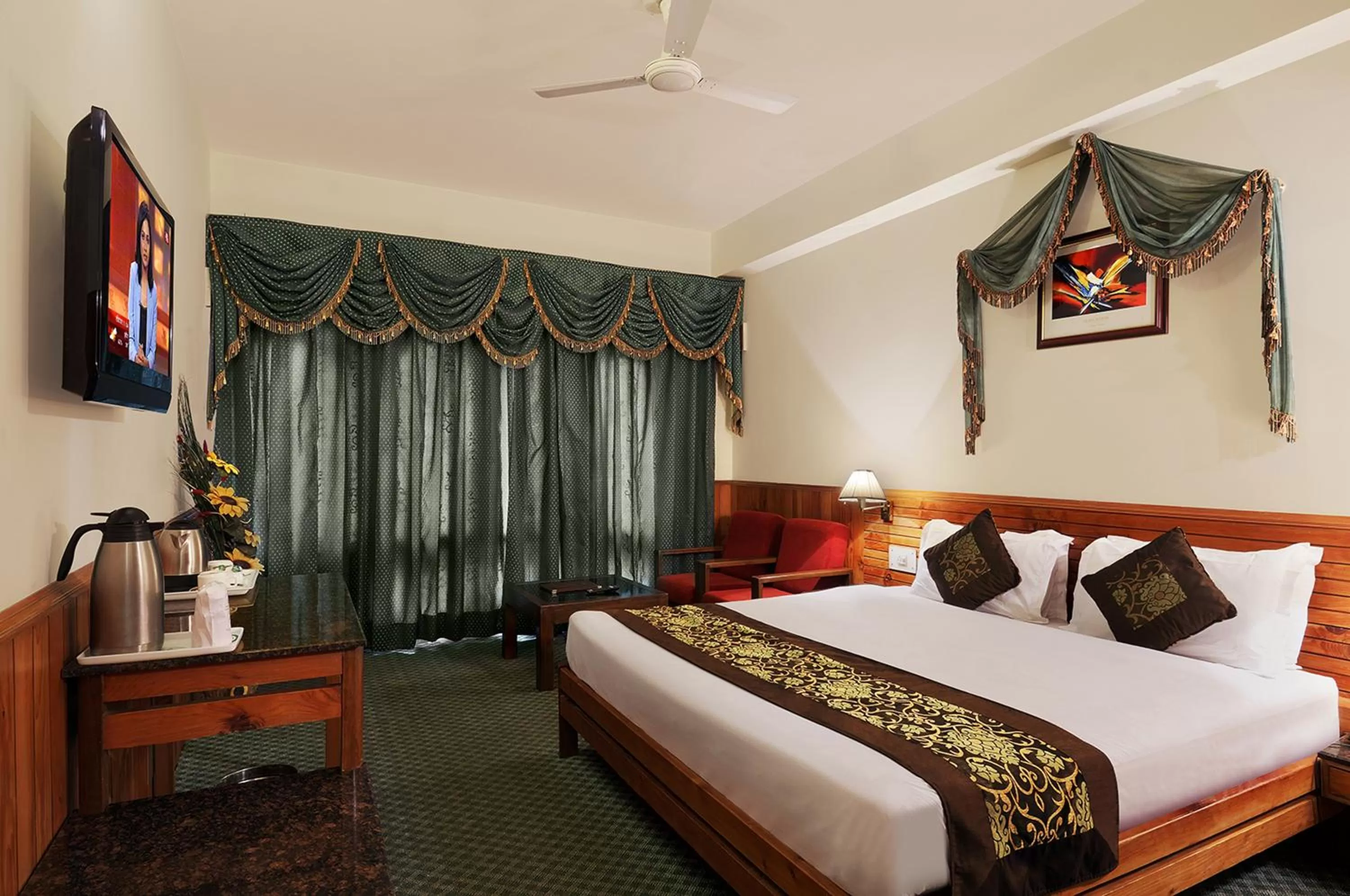 Photo of the whole room in The Orchard Greens