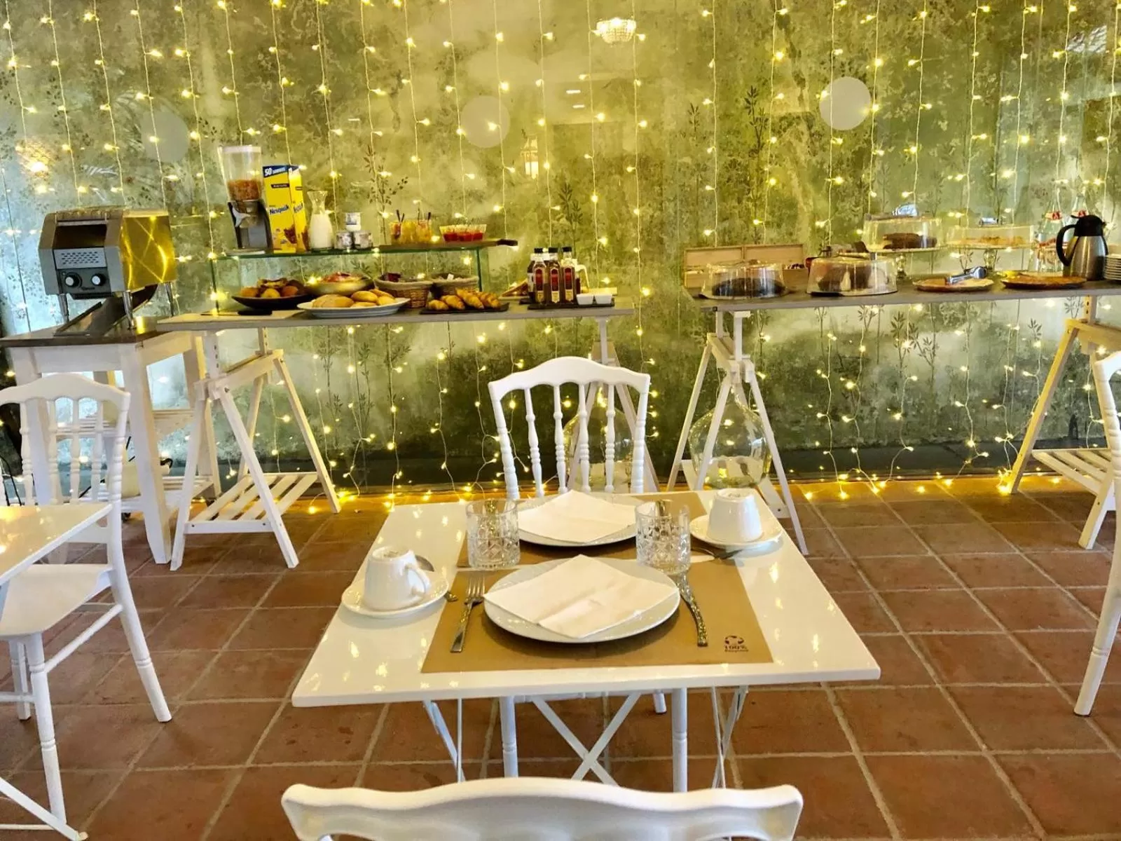 Buffet breakfast in Palacio de Arce