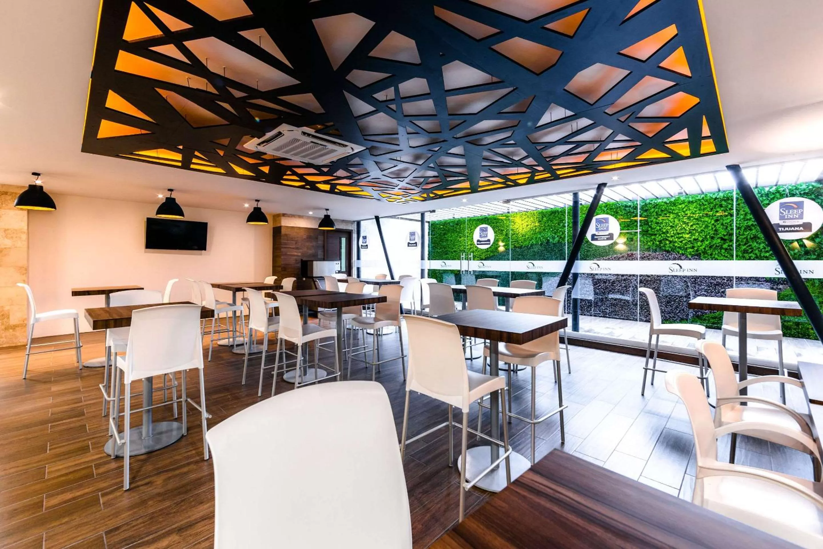 Restaurant/places to eat in Sleep Inn Villahermosa