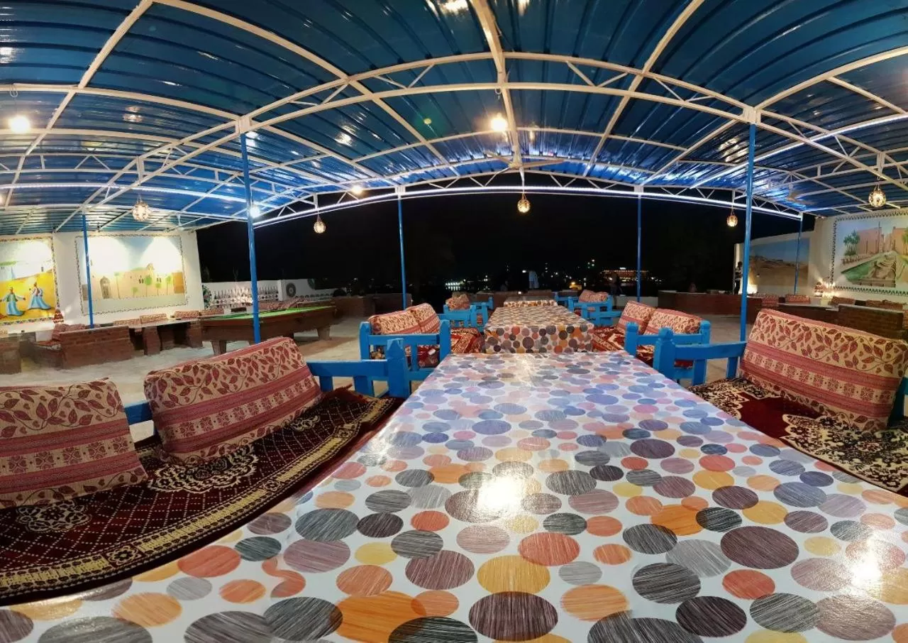 Restaurant/places to eat in Al Baeirat Hotel