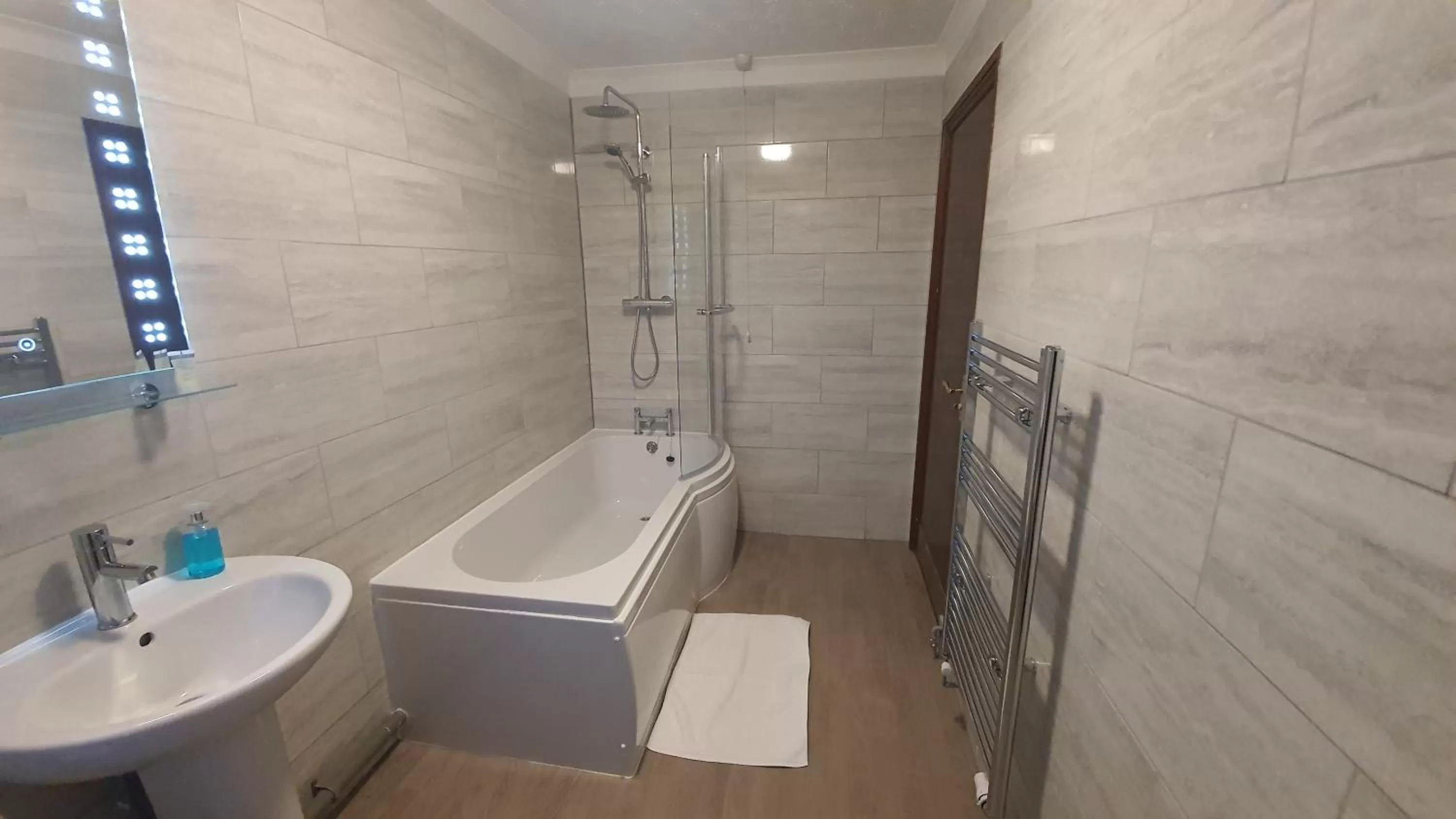 Little Foxes Hotel & Gatwick Airport Parking