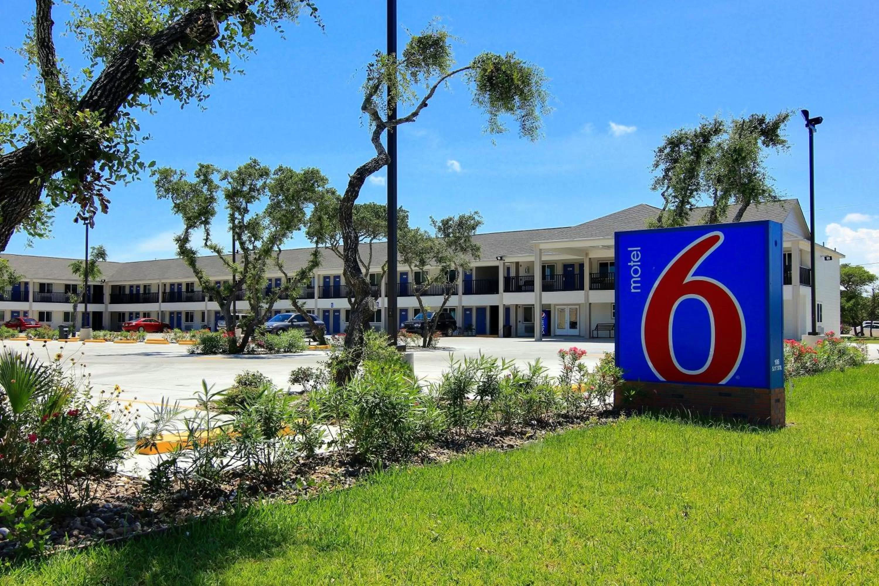 Property logo or sign in Motel 6-Rockport, TX